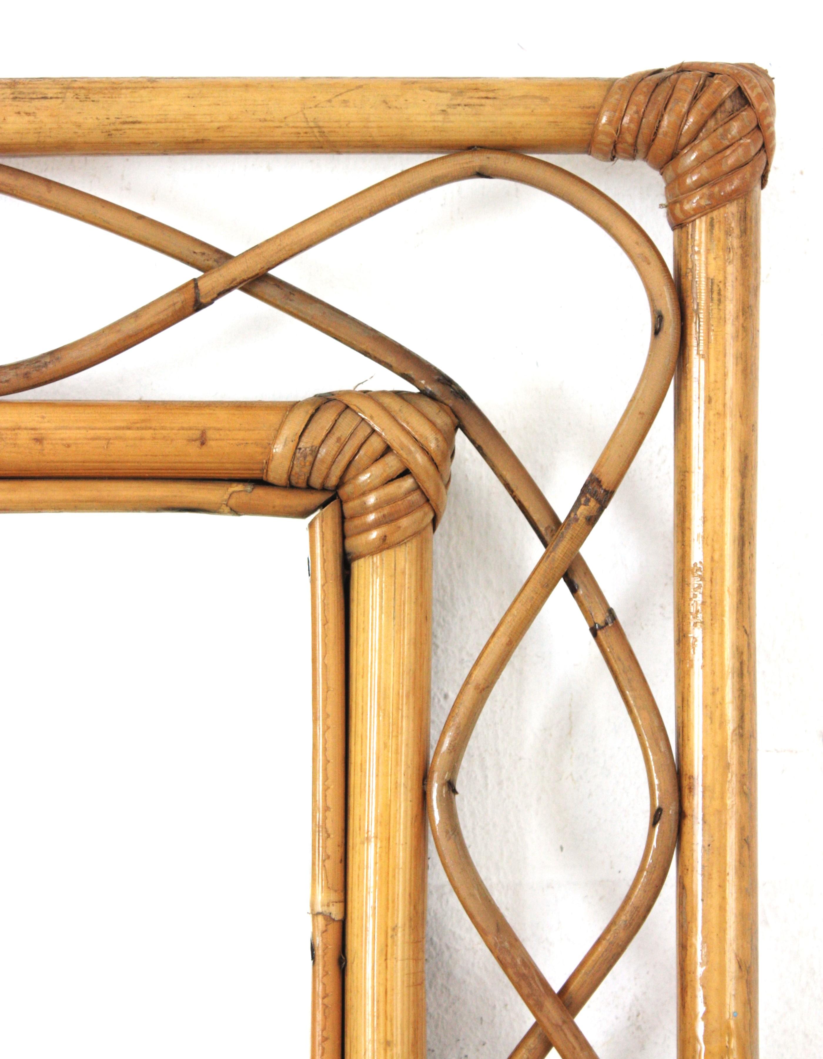 20ième siècle Miroir rectangulaire asymétrique en rotin et bambou de style Franco Albini en vente