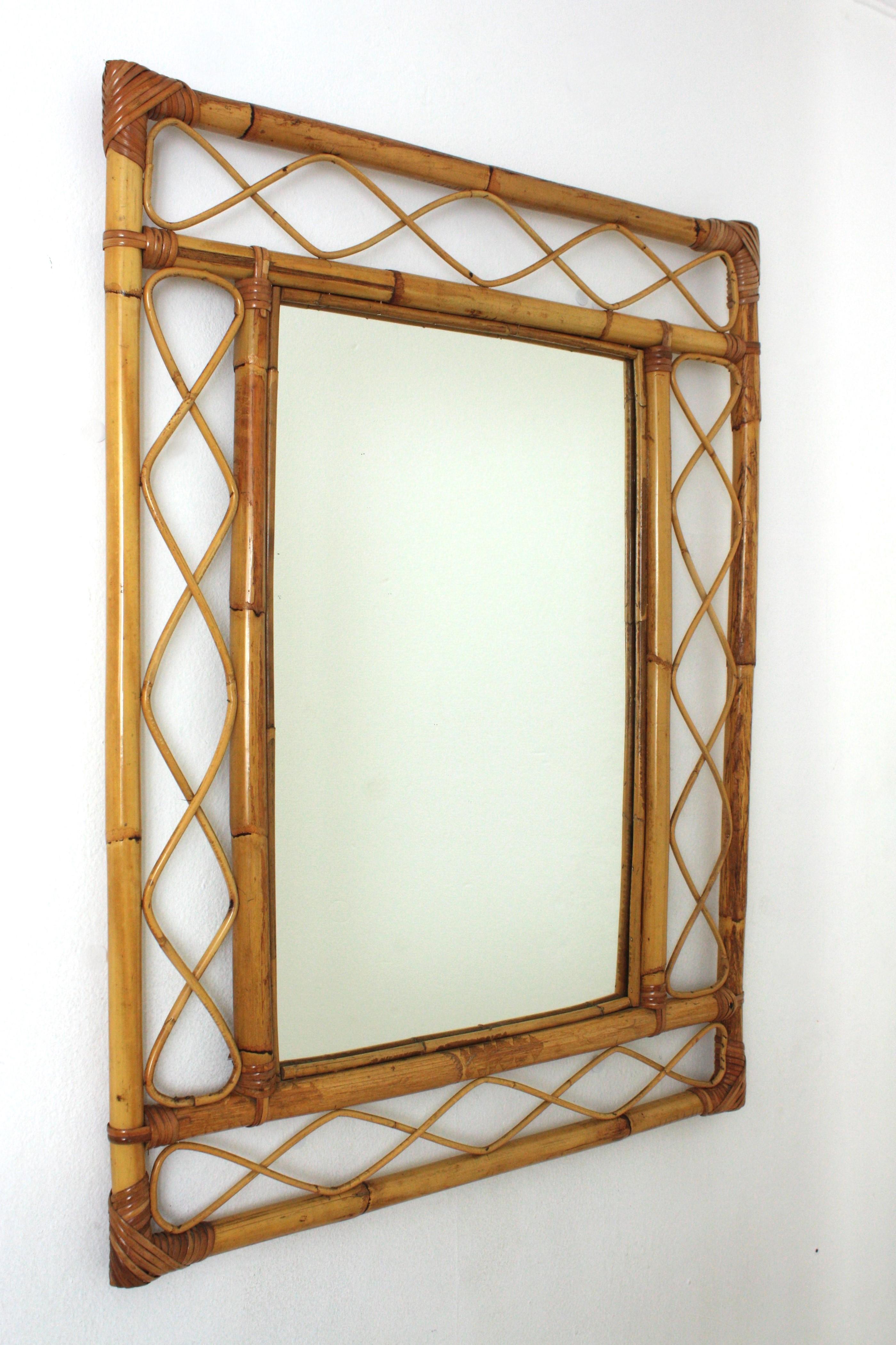 Mid-Century Modern Miroir rectangulaire de style Franco Albini en rotin et bambou, années 1960  en vente