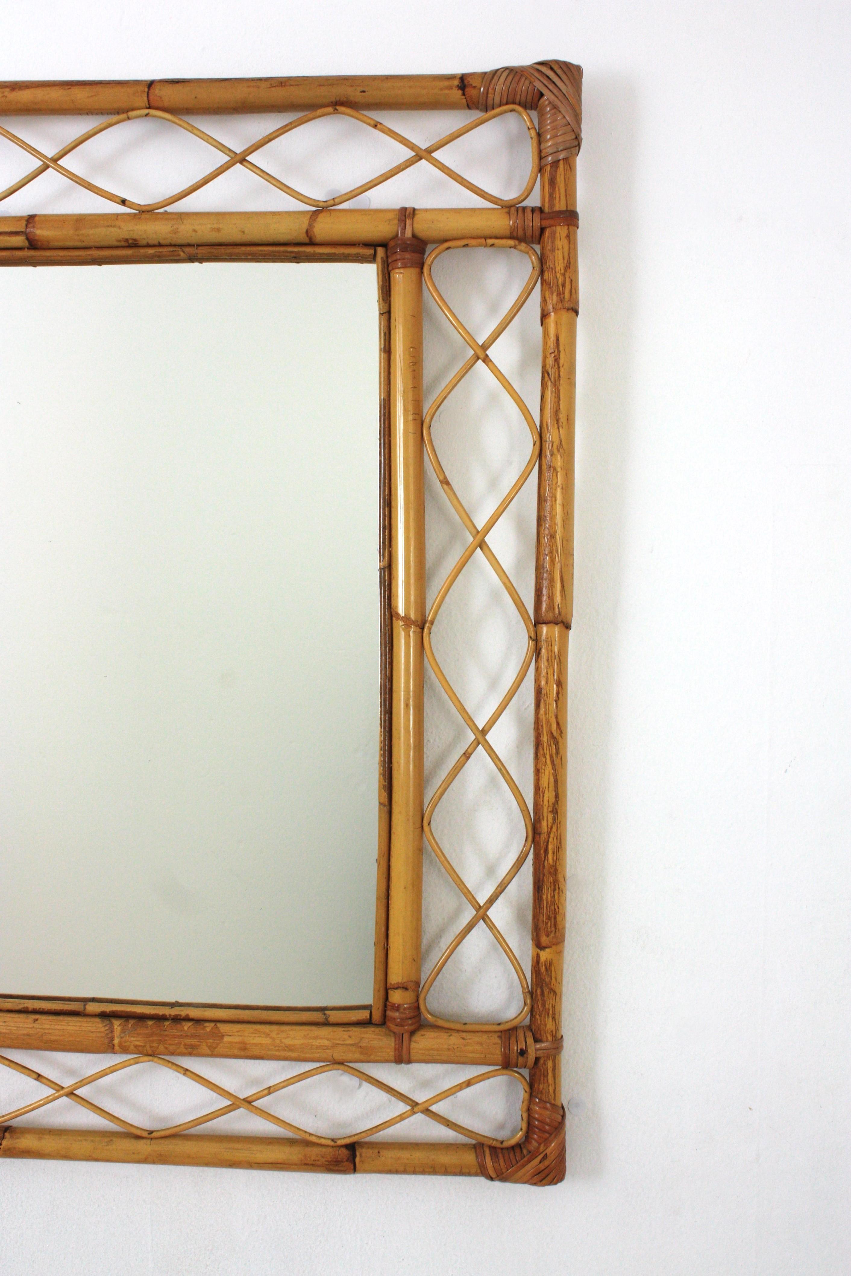 Fait main Miroir rectangulaire de style Franco Albini en rotin et bambou, années 1960  en vente