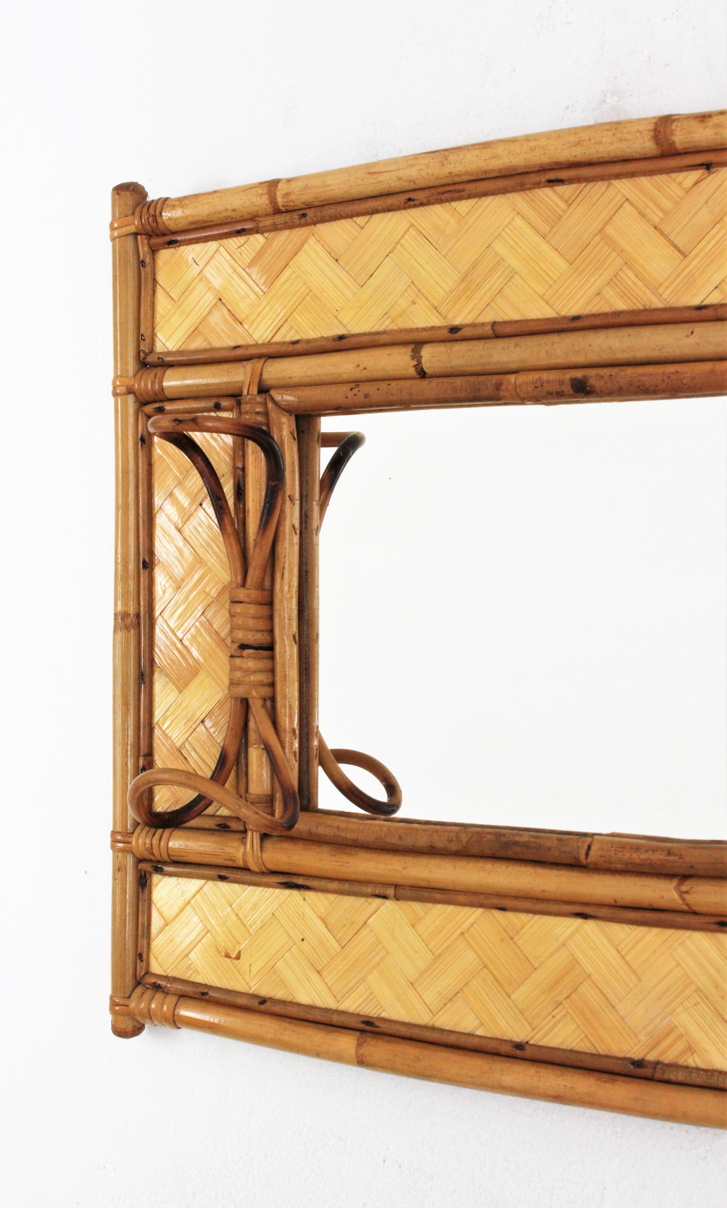 Italian Mid-century Rattan Bamboo Wall Mirror / Wall Coat Rack, 1960s In Good Condition For Sale In Barcelona, ES