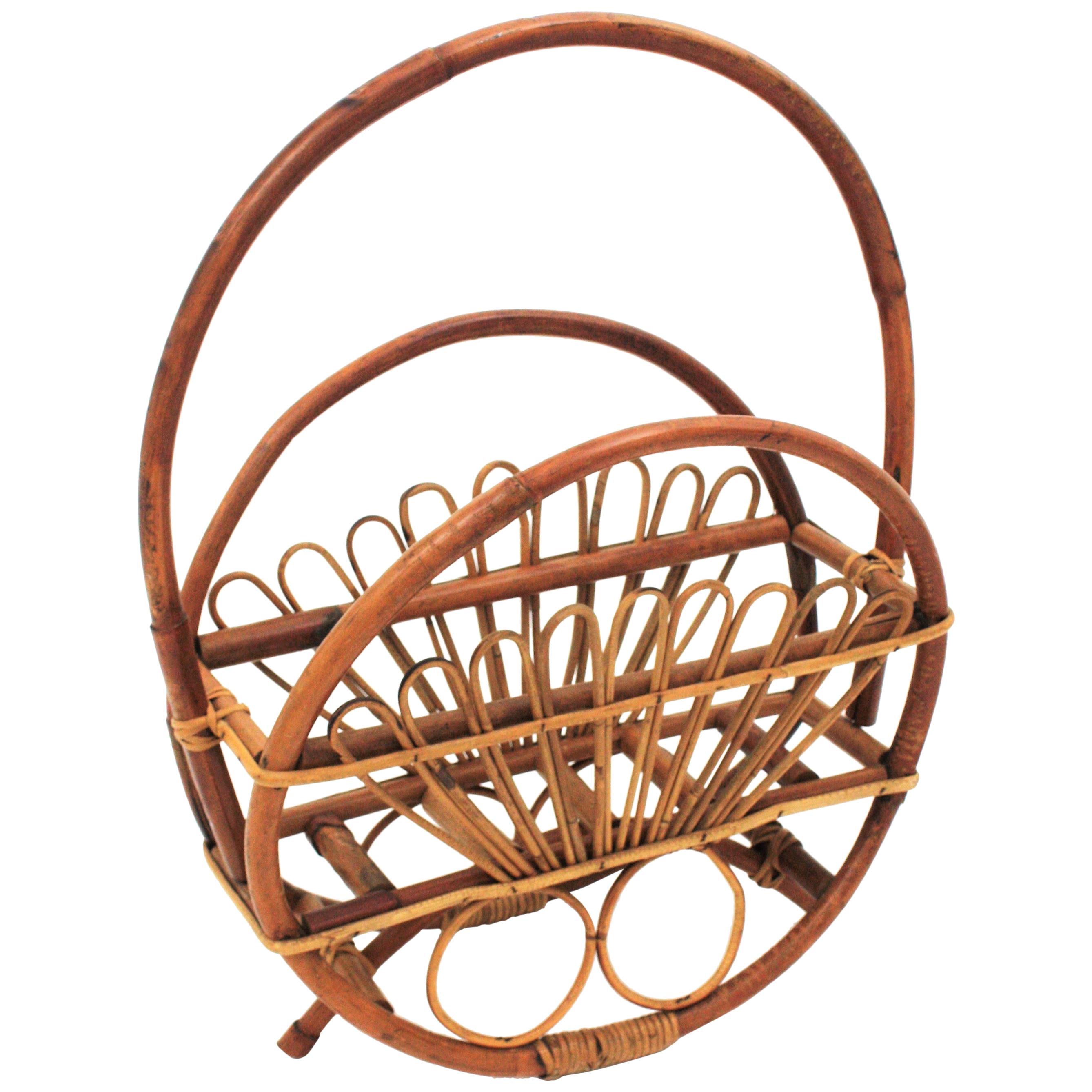 Rattan Bamboo Magazine Rack Stand In Good Condition For Sale In Barcelona, ES