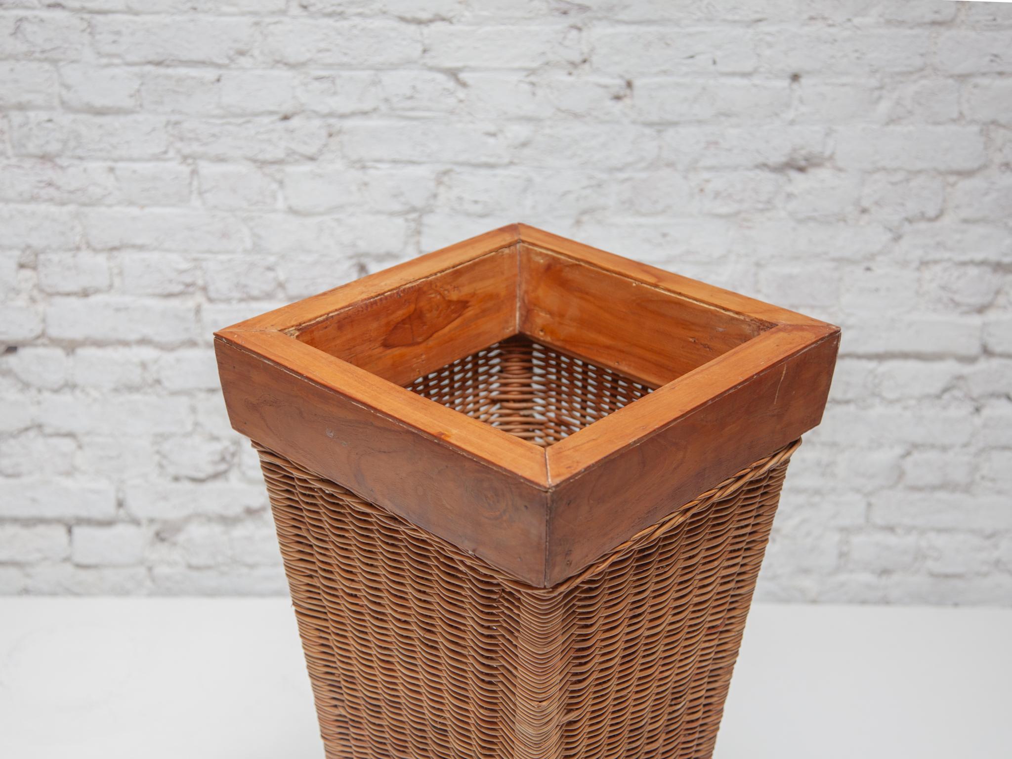 Rattan Bamboo Planter, 1970s, Italy In Good Condition In Antwerp, BE