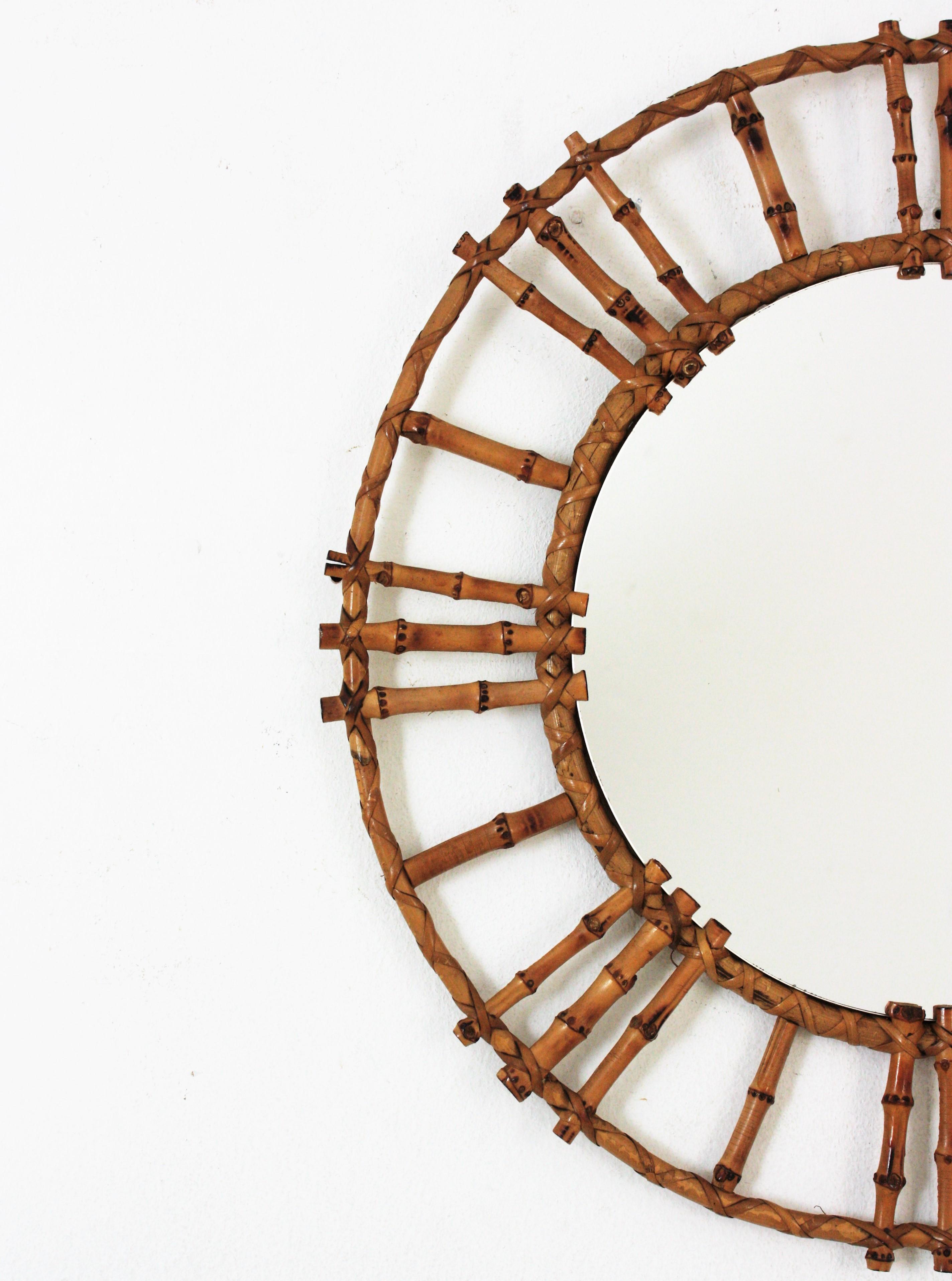 Rattan Bamboo Round Mirror, 1950s In Good Condition For Sale In Barcelona, ES