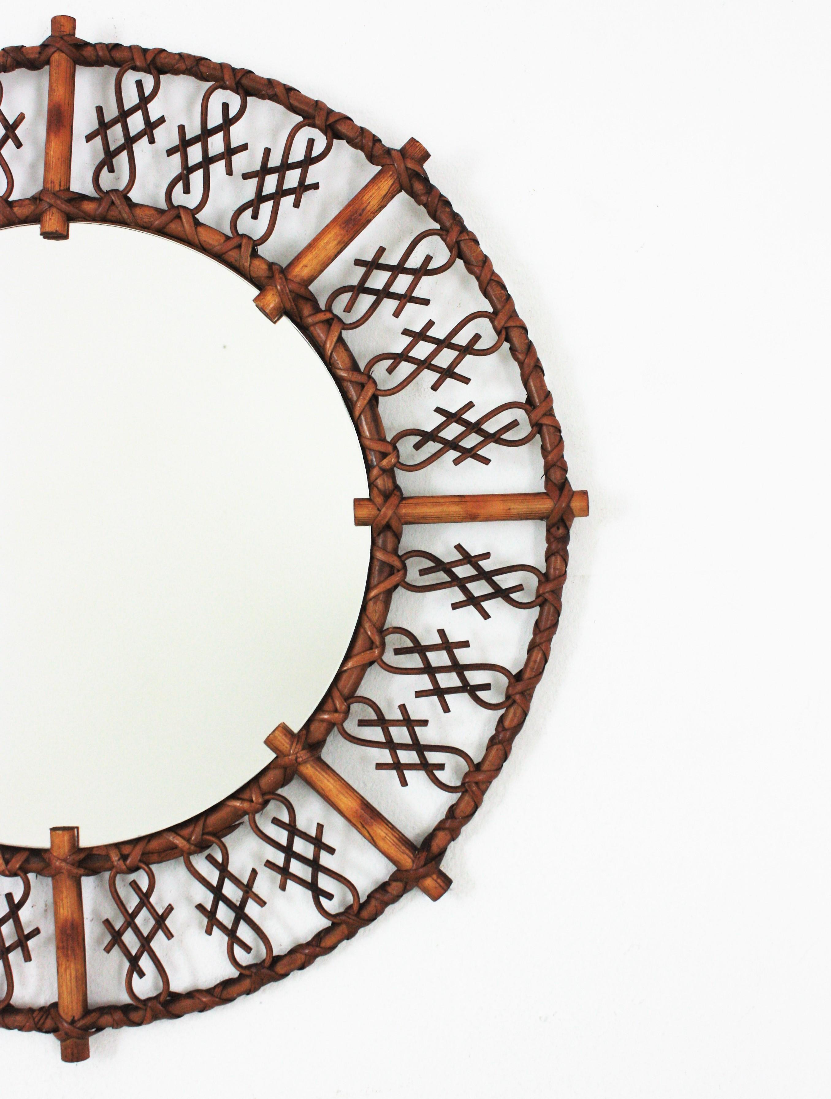 20th Century Rattan Bamboo Round Mirror with Chinoiserie Accents, 1960s For Sale