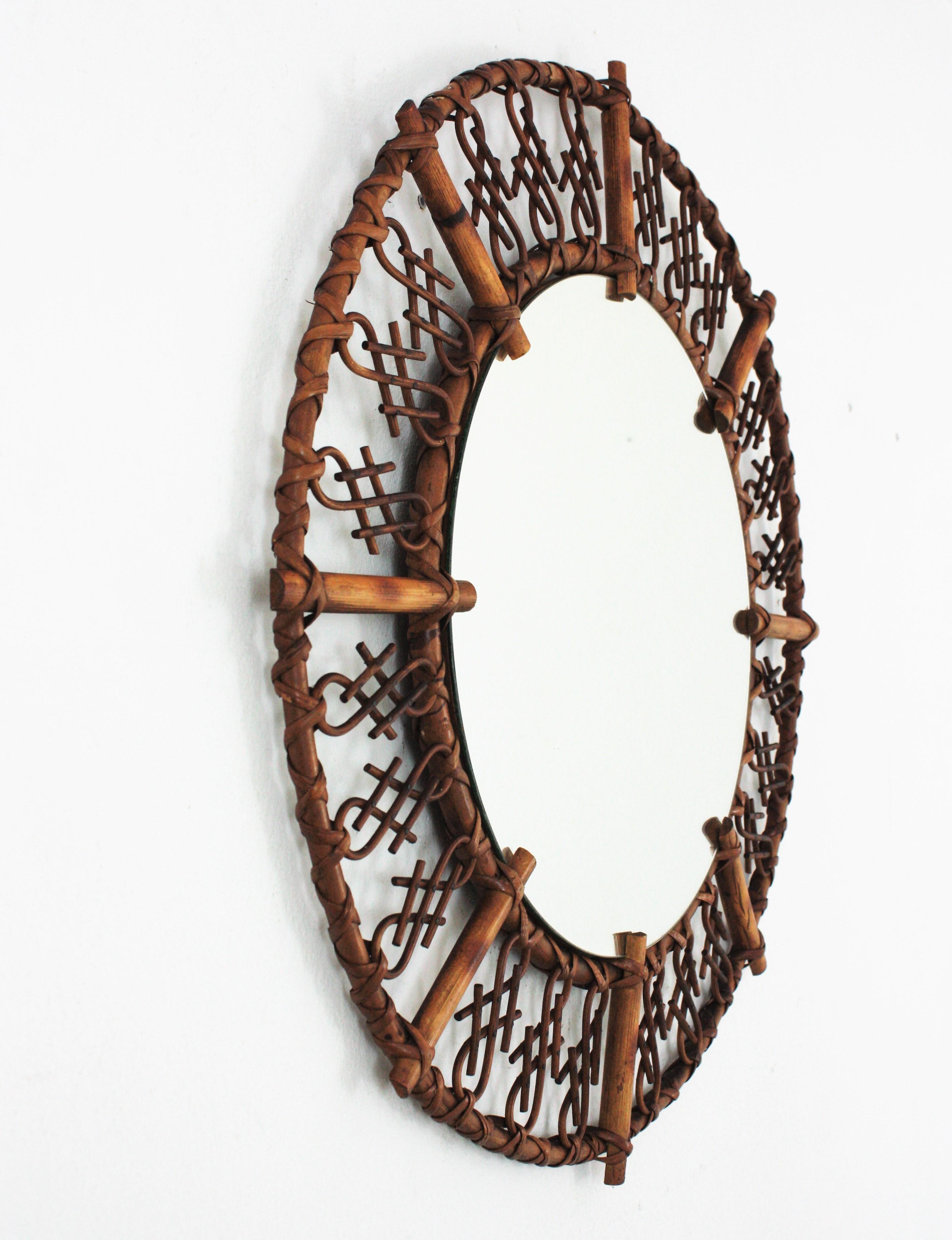 Rattan Bamboo Round Mirror with Chinoiserie Accents, 1960s For Sale 1