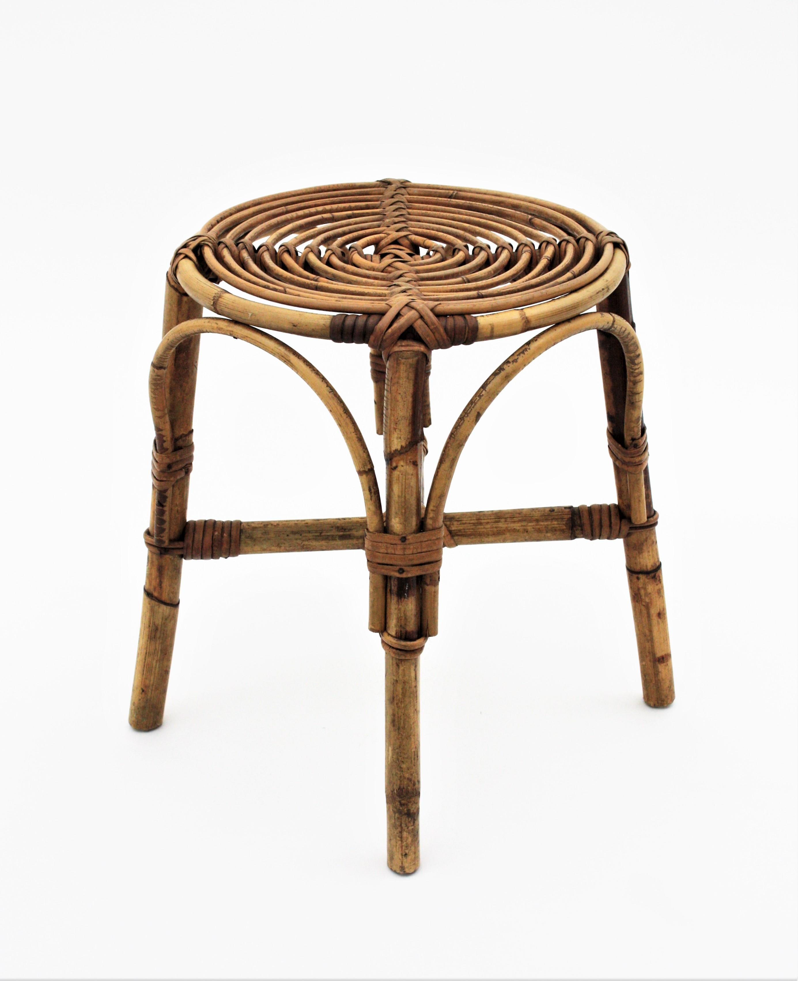 Tabouret en bambou et rotin  Table ou table d'appoint dans le style de Franco Albini en vente 4