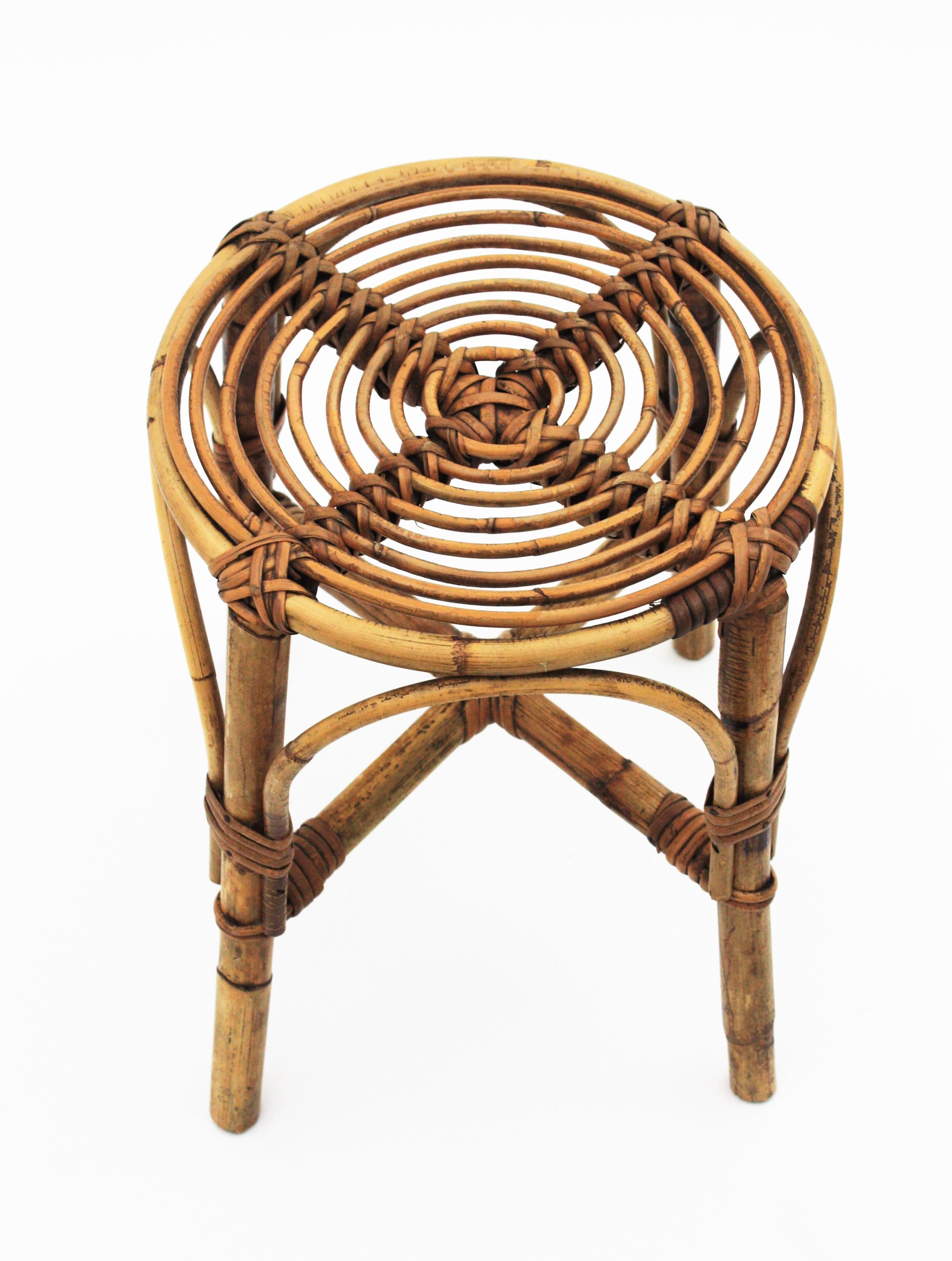 Rattan Bamboo Stool  or Side Table in the Style of Franco Albini In Good Condition For Sale In Barcelona, ES