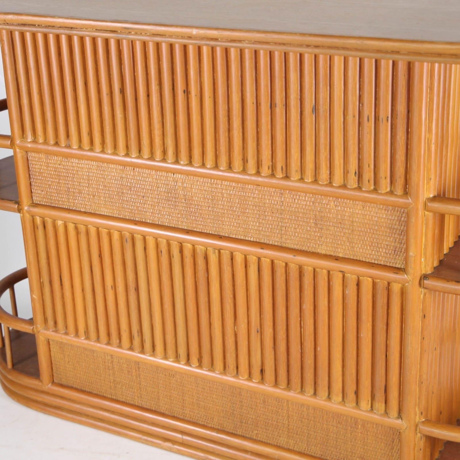 Late 20th Century Rattan bar and 3 stools For Sale