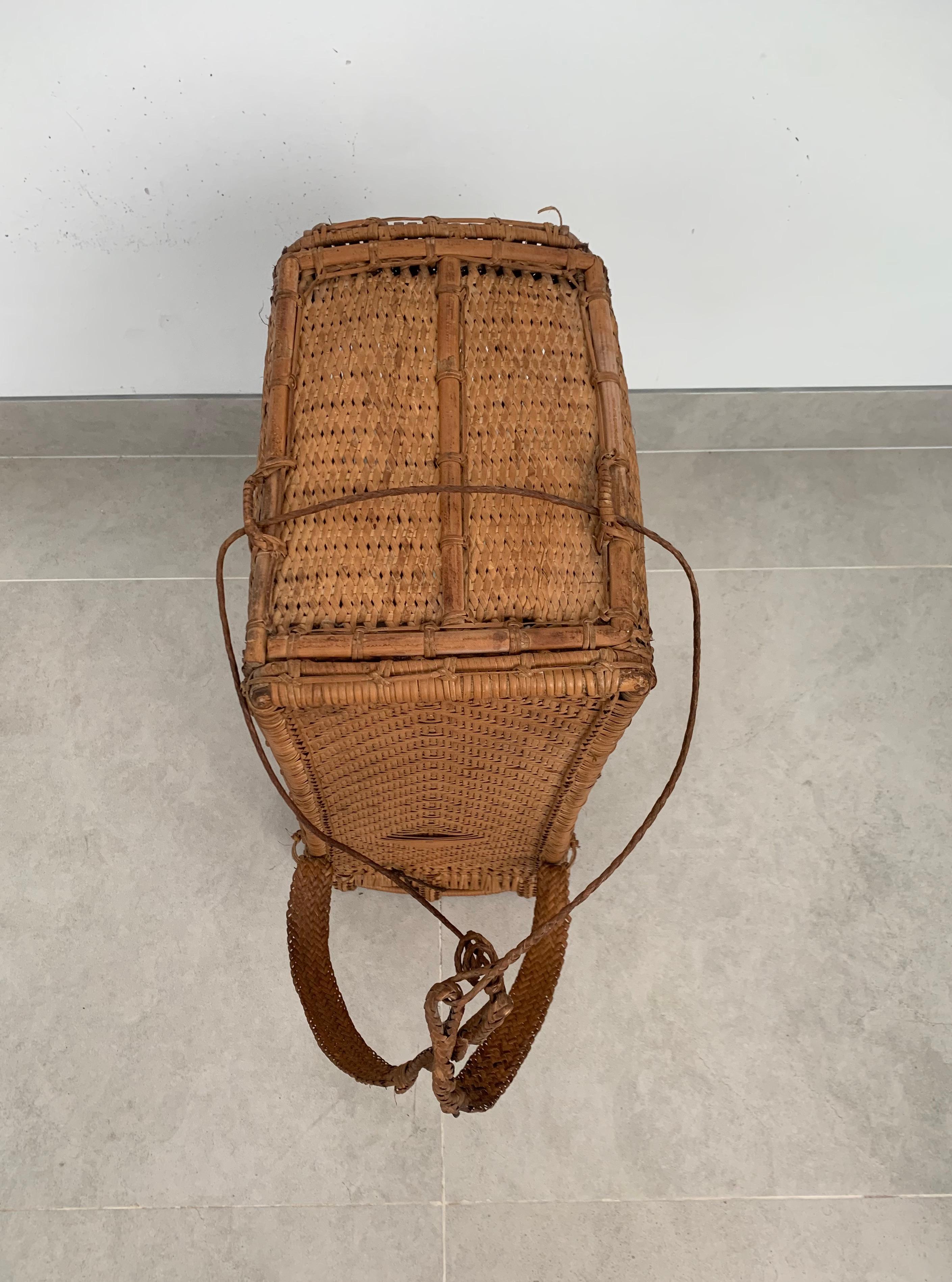 Rattan Basket Dayak Tribe Hand-Woven with Straps from Kalimantan, Borneo 3