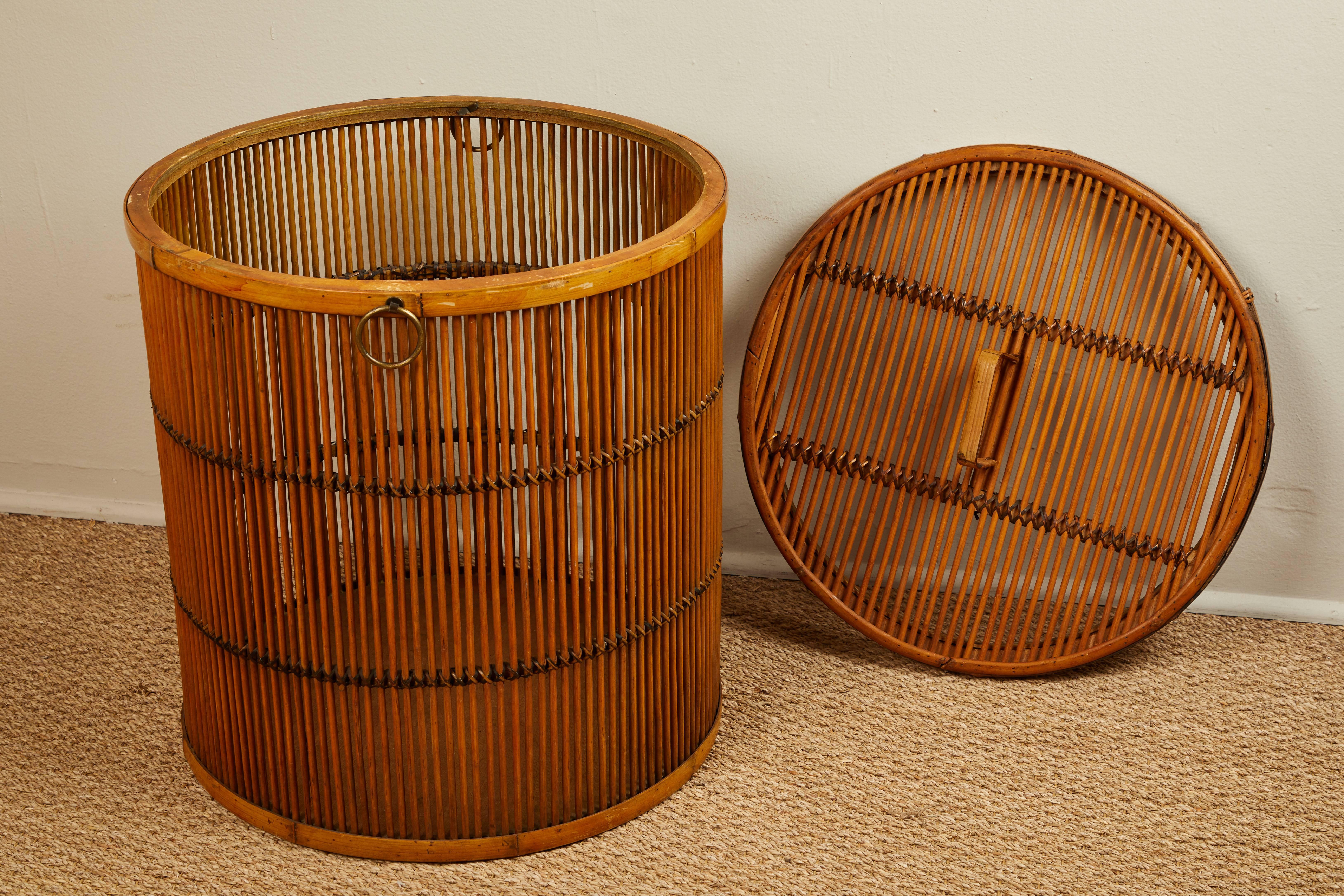 Rattan Basket In Good Condition For Sale In Los Angeles, CA