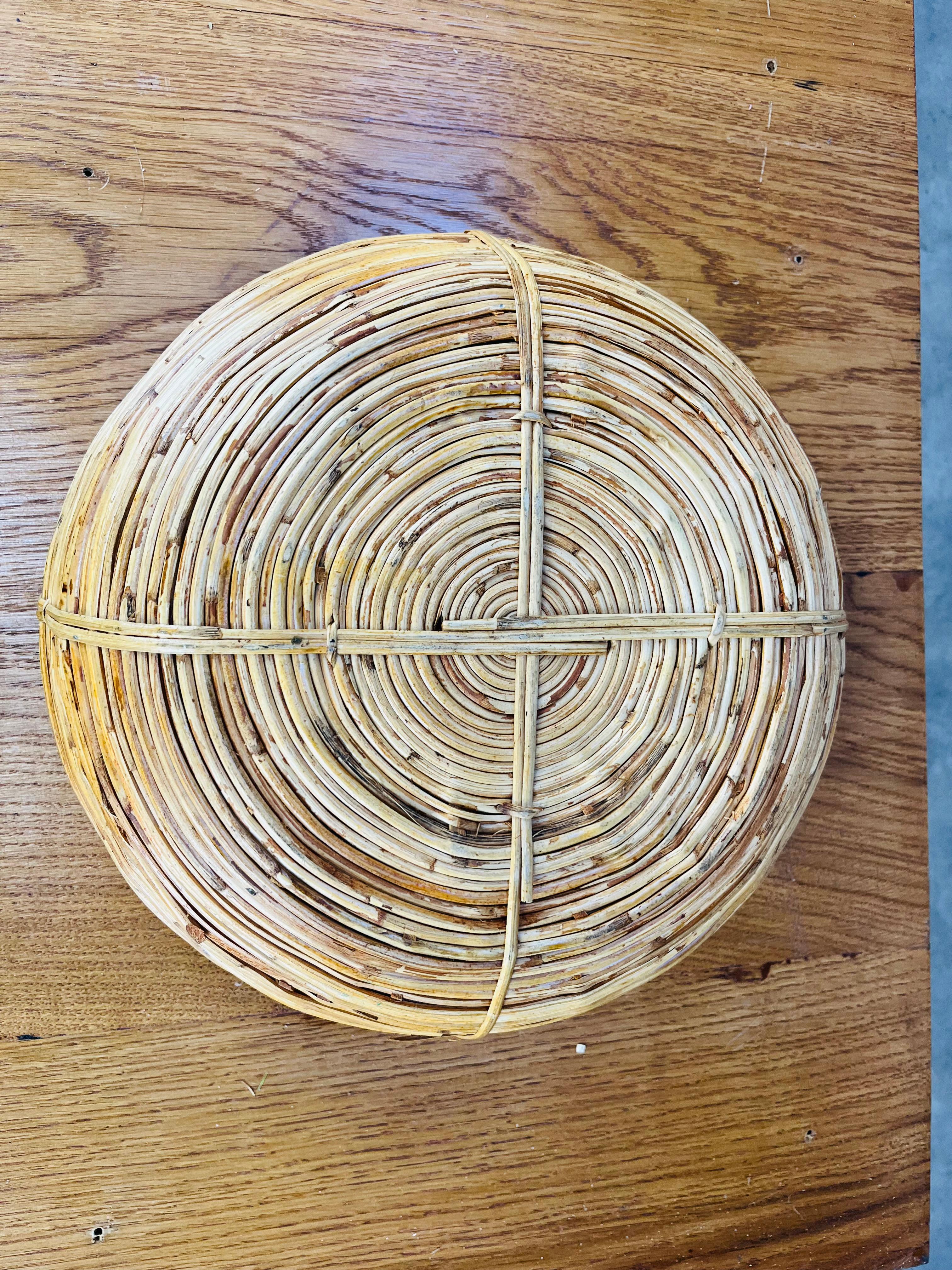 Rattan basket, Italy, 1960's in vendita 3