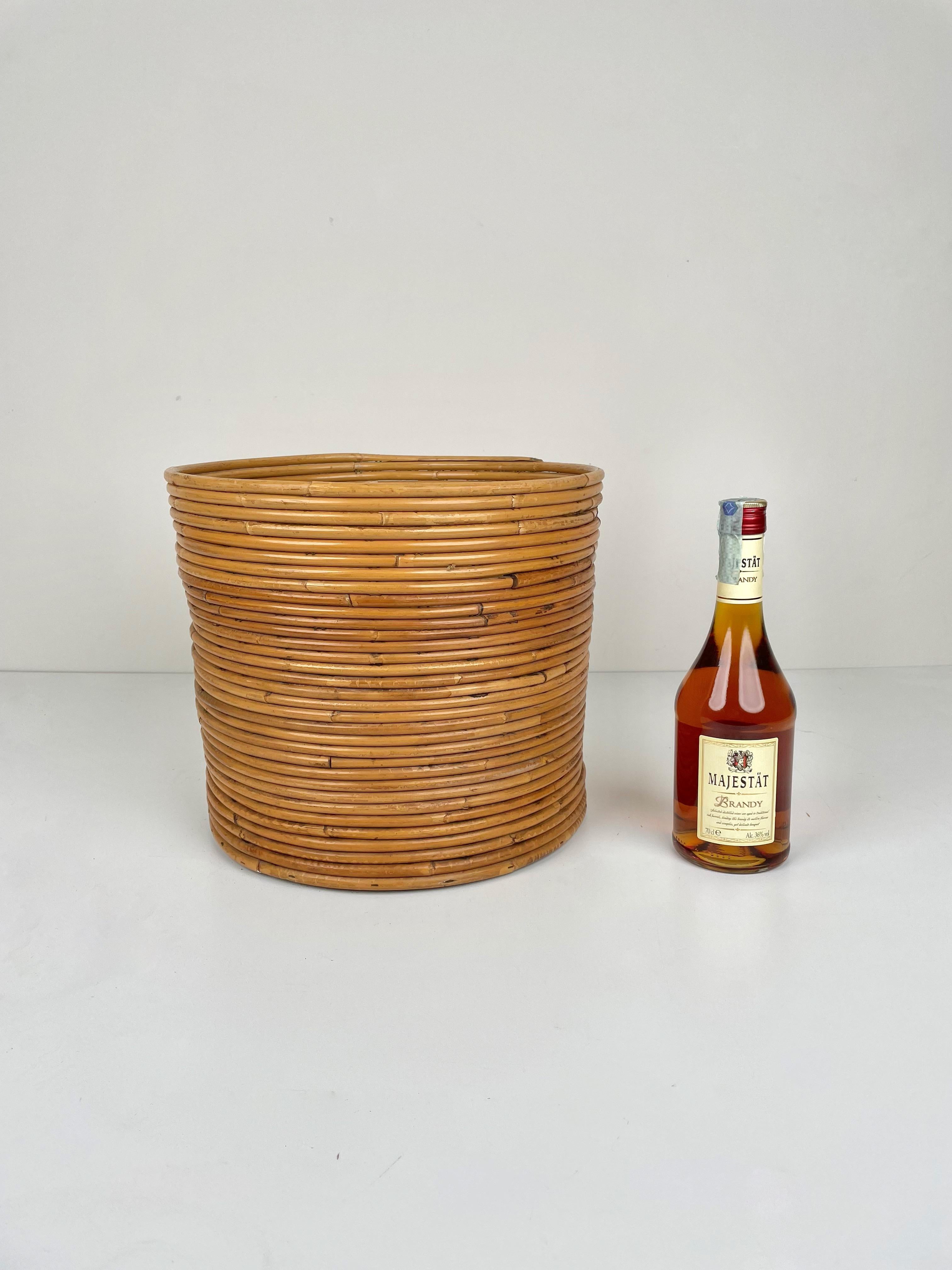 Rattan Basket Vase, Italy, 1960s In Good Condition In Rome, IT