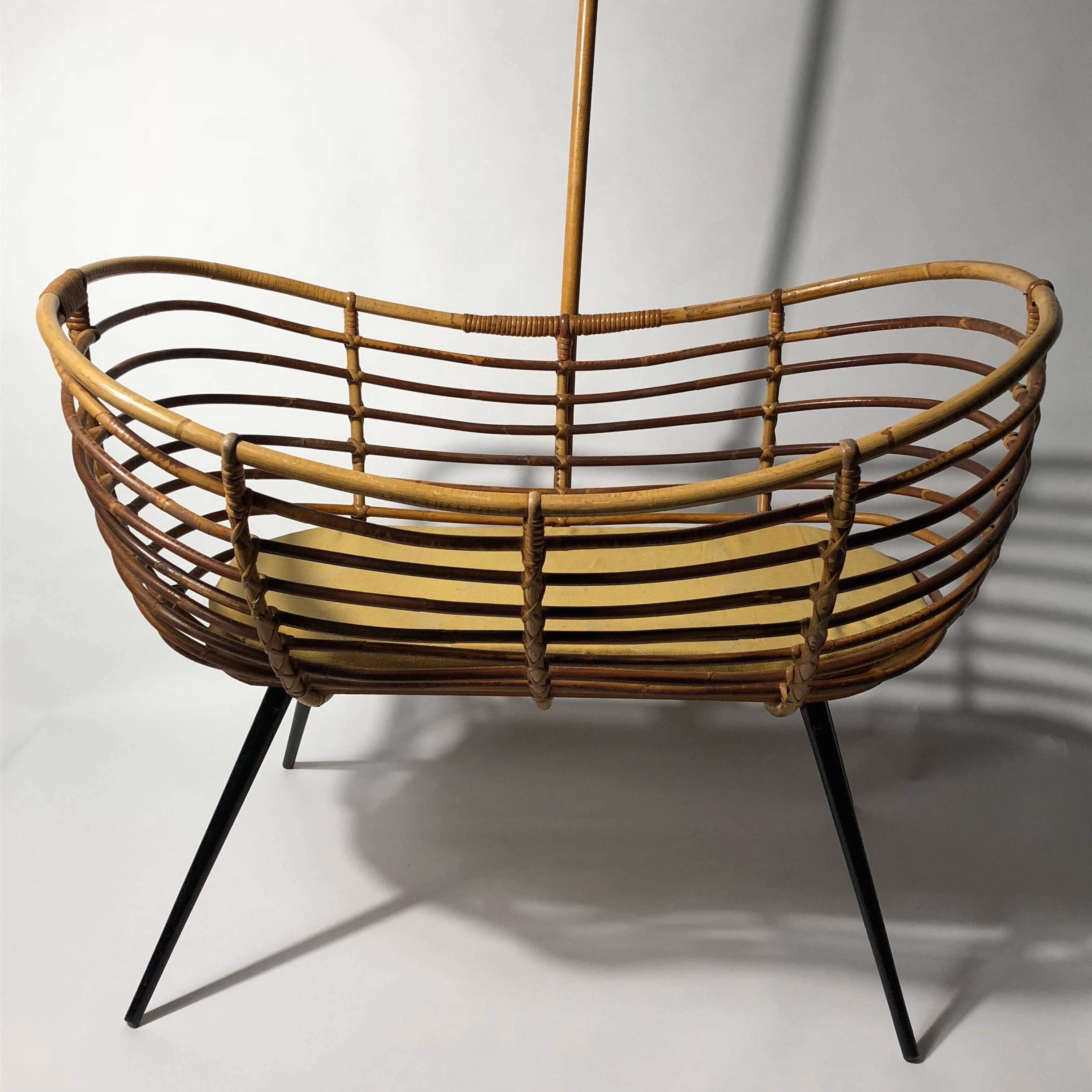 Dutch Rattan Bassinet Crib Cradle by Dirk van Sliedrecht, Rohé Noordwolde, 1950s