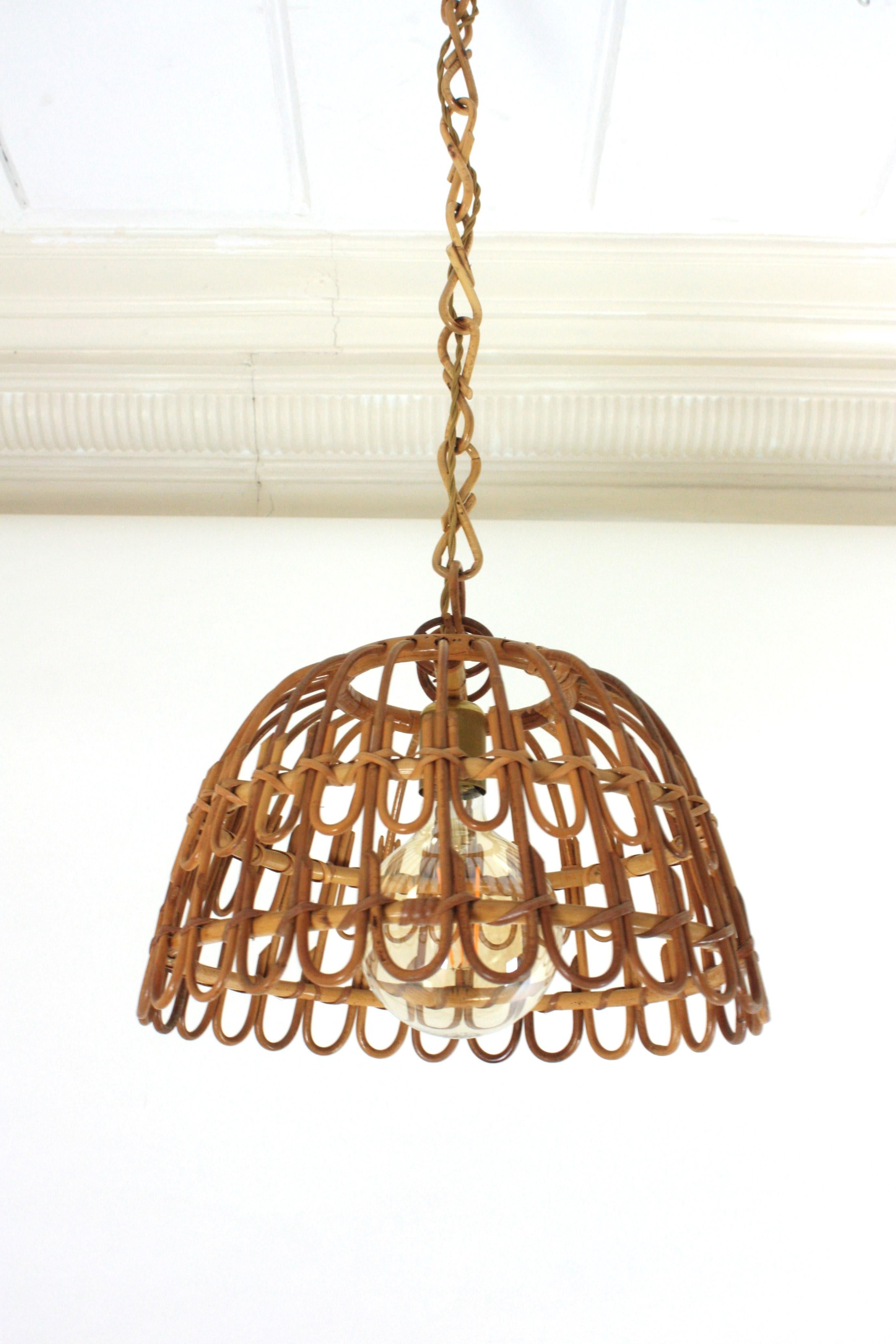 Lampada a sospensione a forma di campana in rattan, Spagna, anni '60 in vendita 2