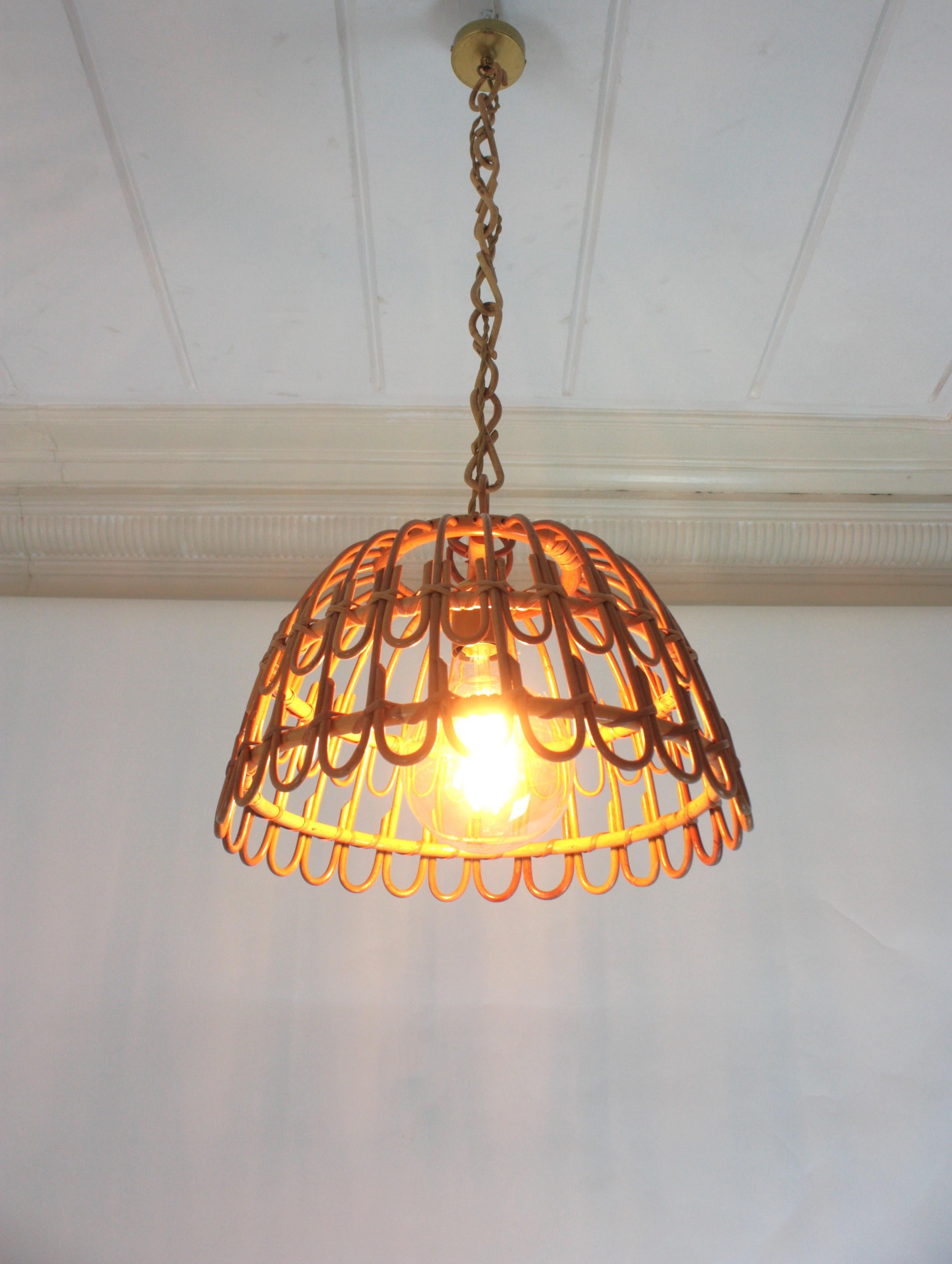 Lampada a sospensione a forma di campana in rattan, Spagna, anni '60 in vendita 6
