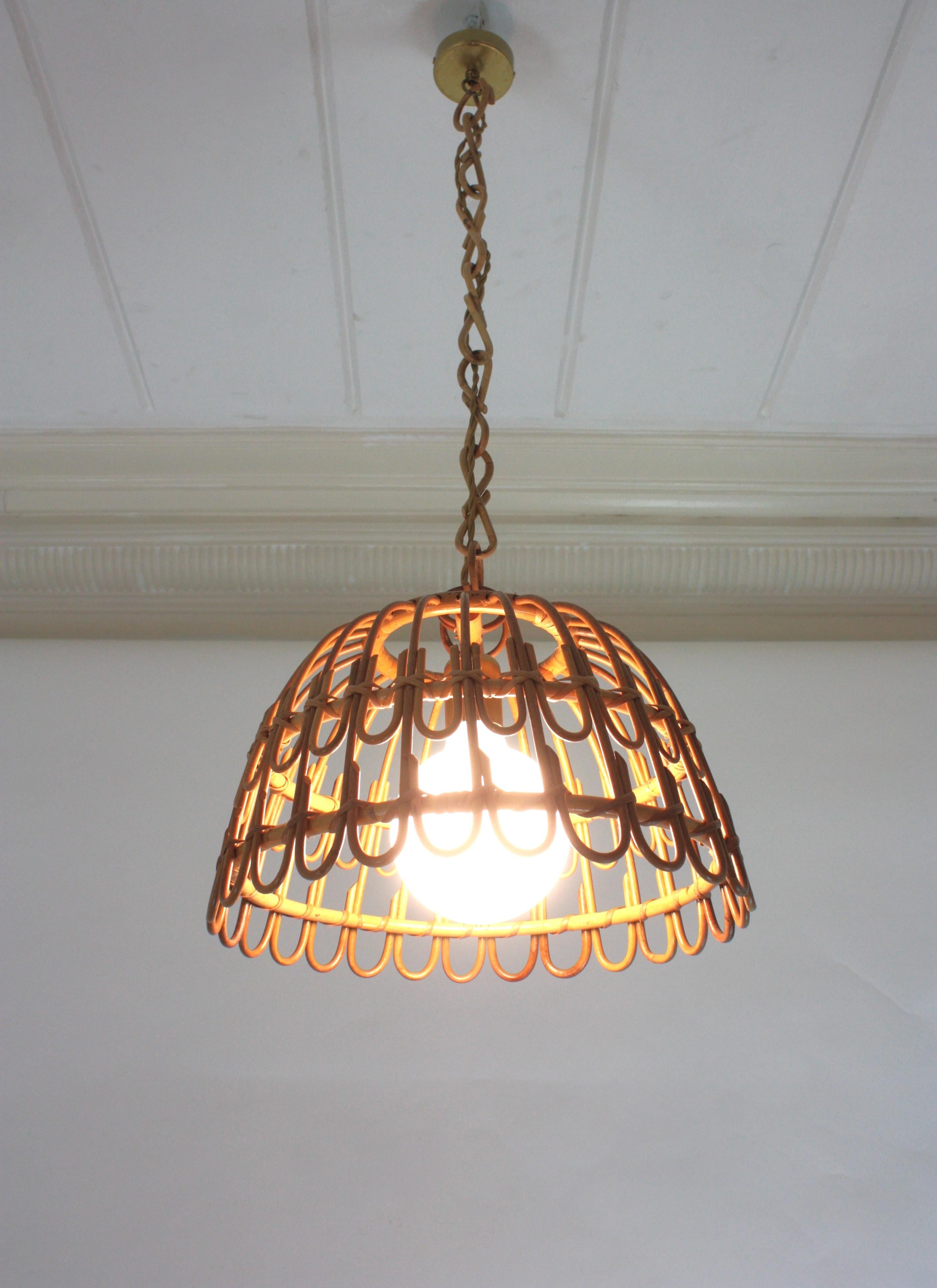 Lampada a sospensione a forma di campana in rattan, Spagna, anni '60 in vendita 7