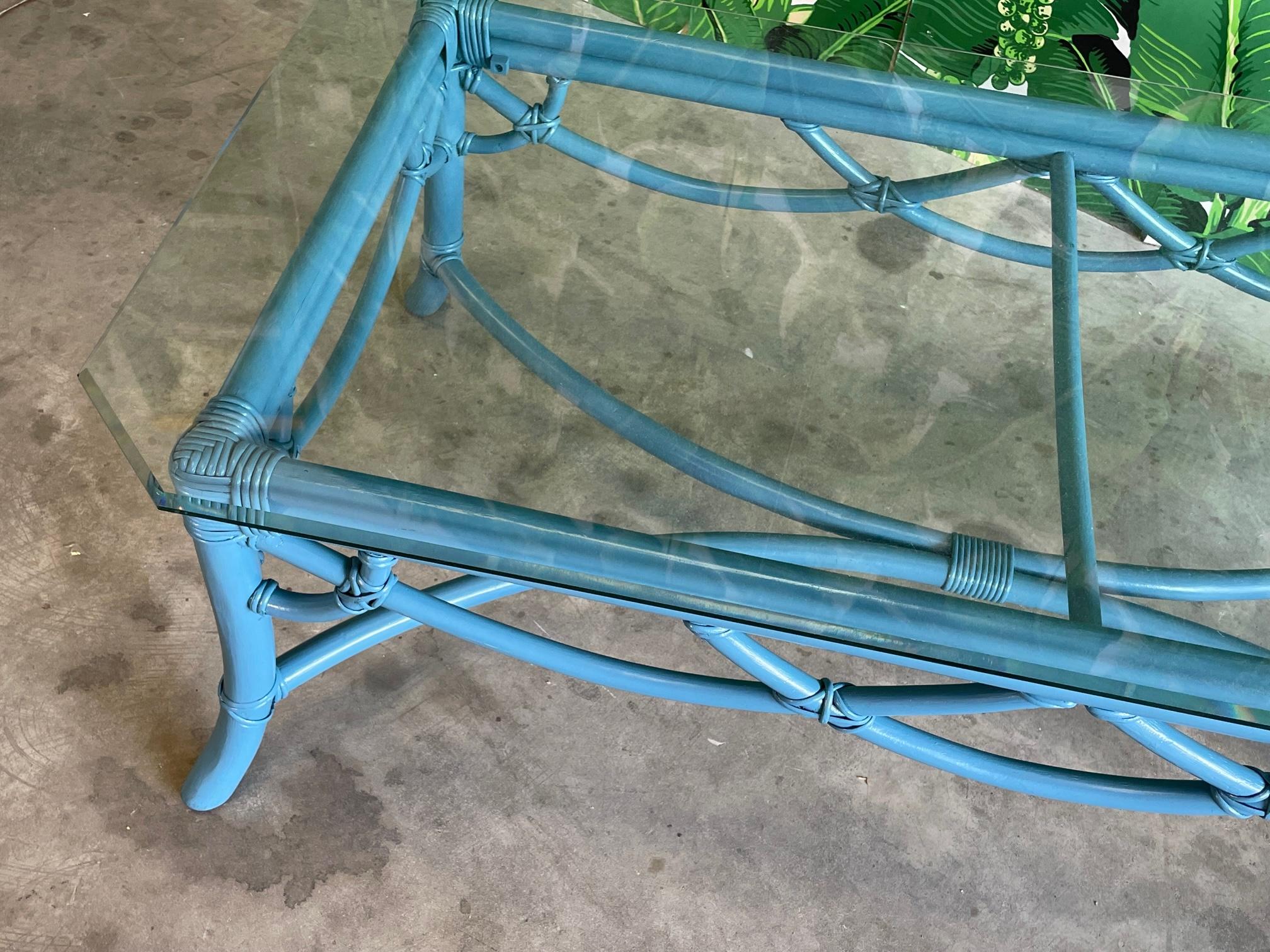 Rattan Bentwood Coffee or Cocktail Table In Good Condition For Sale In Jacksonville, FL