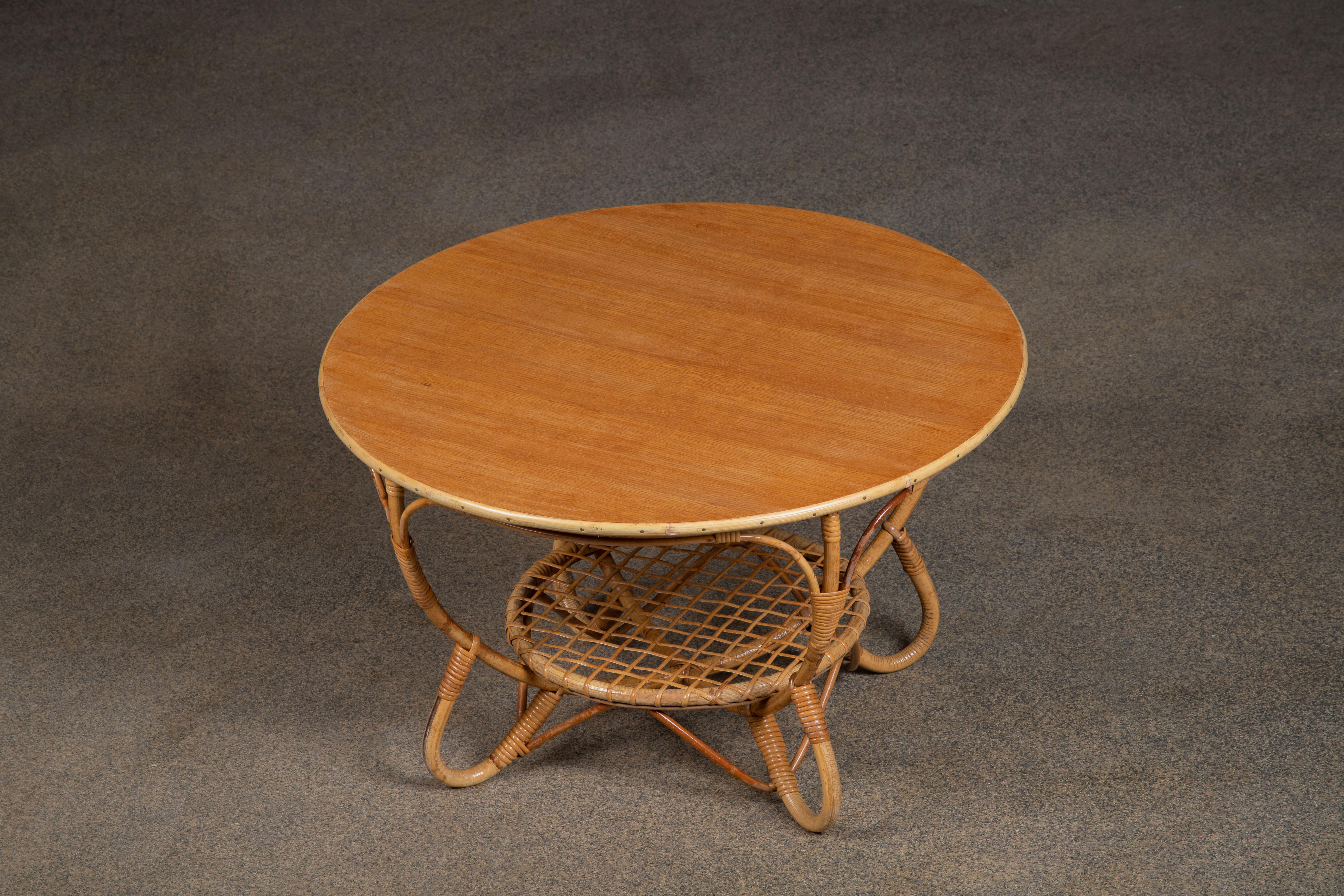 Mid-Century Modern Rattan Bohemian French Riviera Gueridon or Side Table, 1960, Italy For Sale