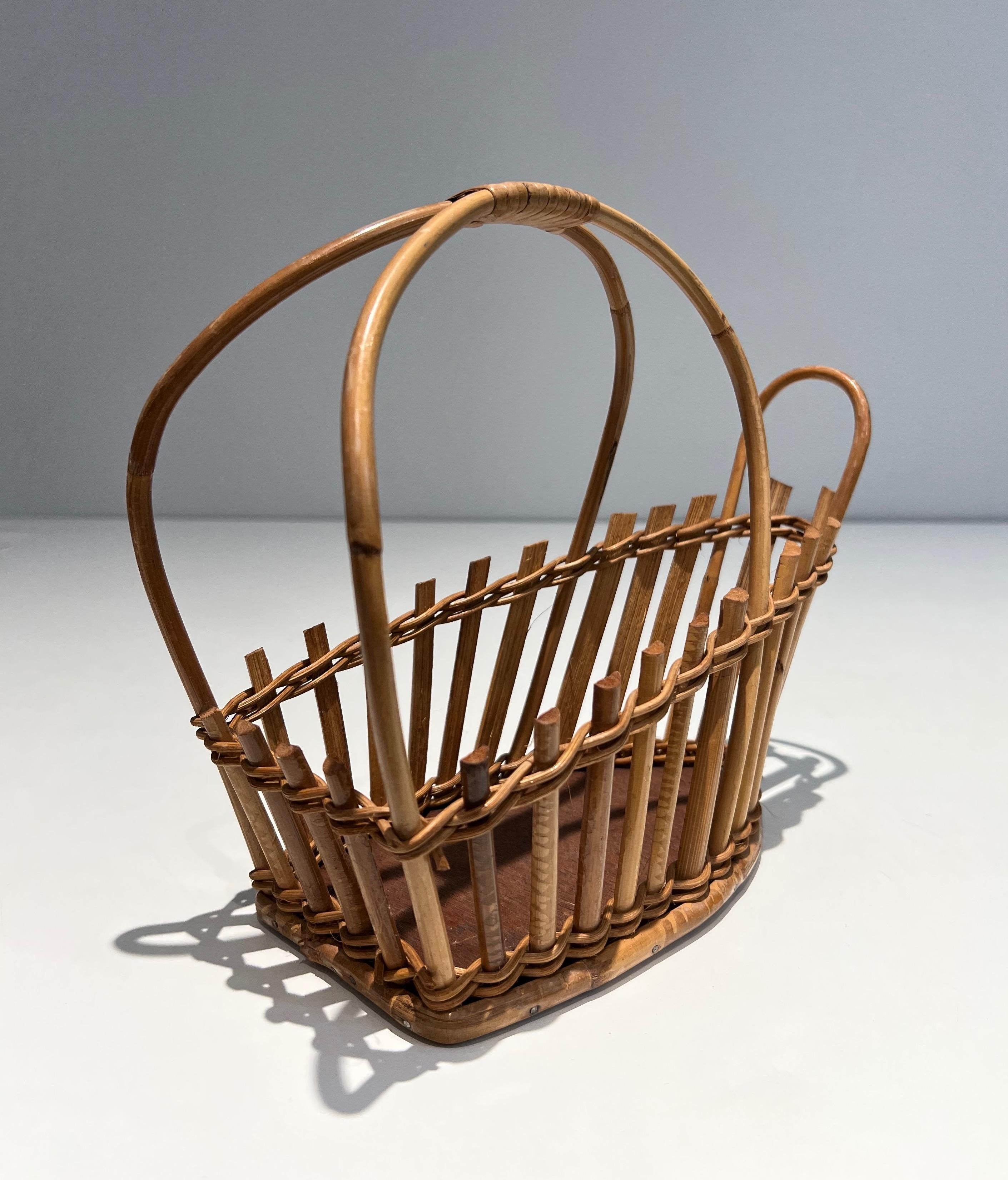 Rattan Bottle Holder. French. Circa 1970 In Good Condition For Sale In Marcq-en-Barœul, Hauts-de-France