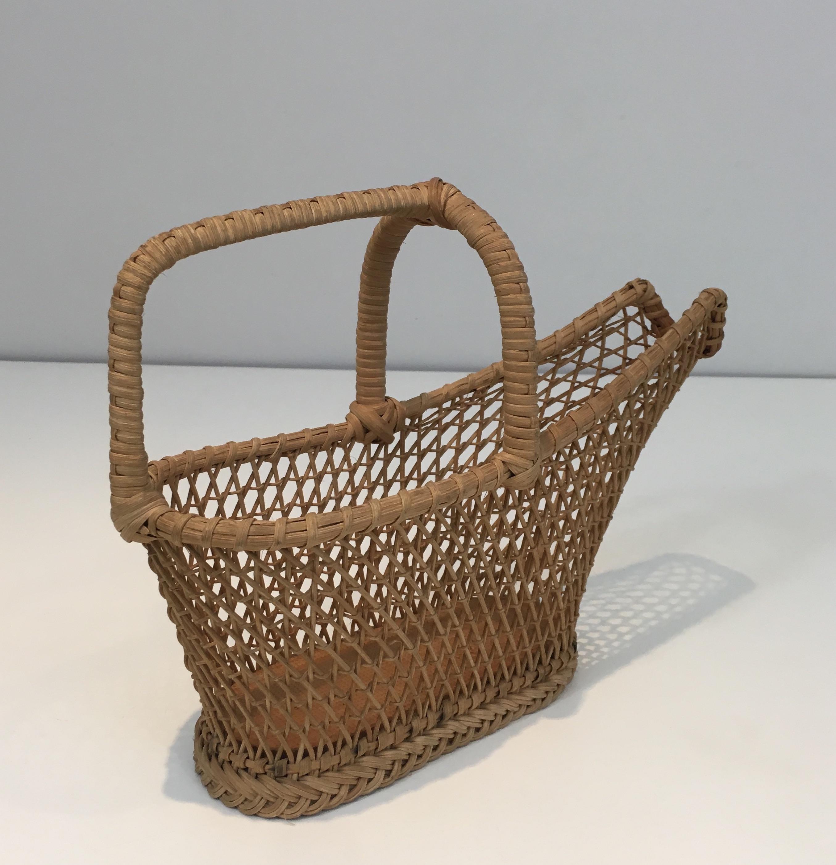 Rattan-Flaschenhalter, Französisch, um 1970 im Angebot 1