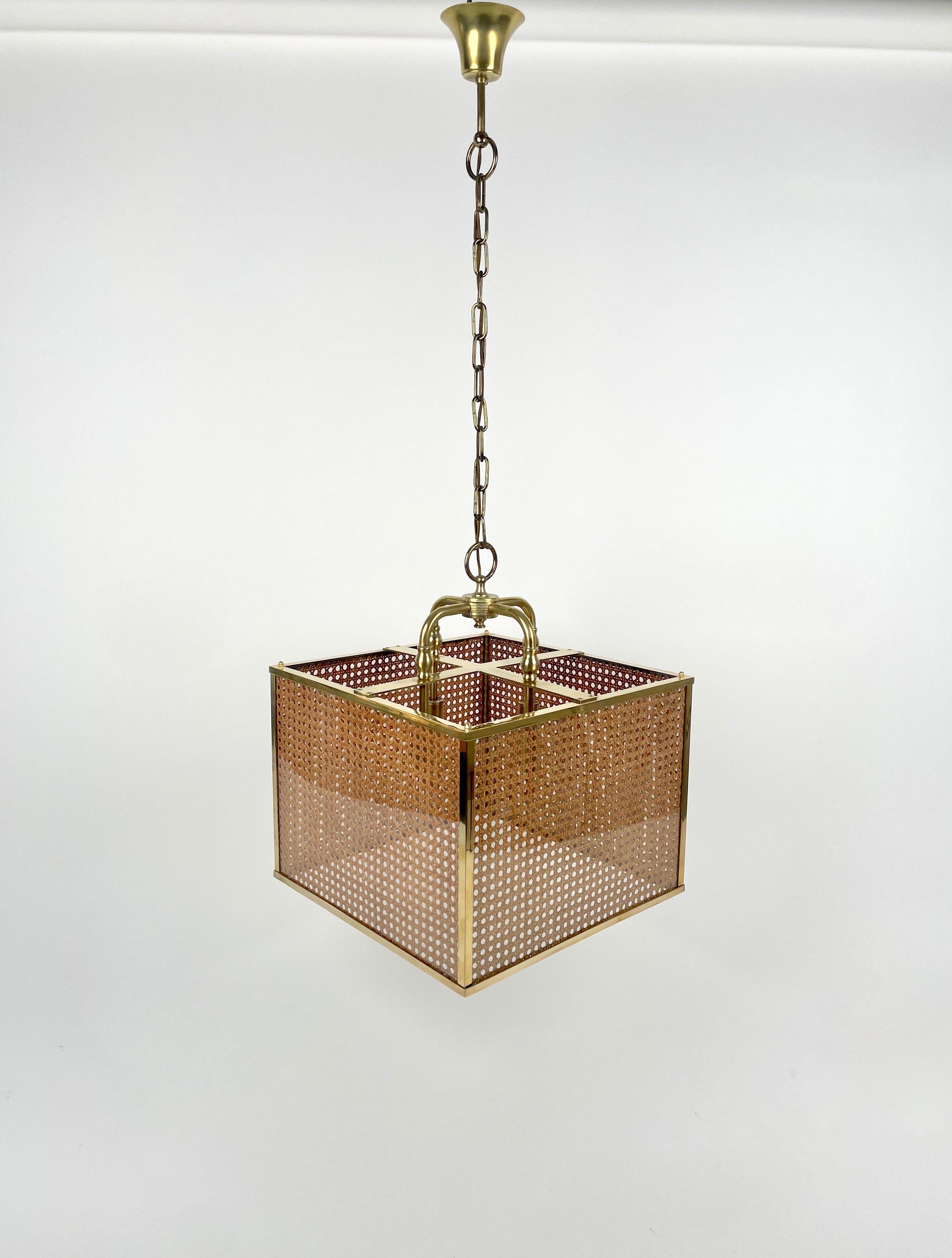 Late 20th Century Rattan, Brass and Glass Chandelier Four-Light, Italy 1970s For Sale