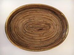 Tabletts aus Rattan und Messing
