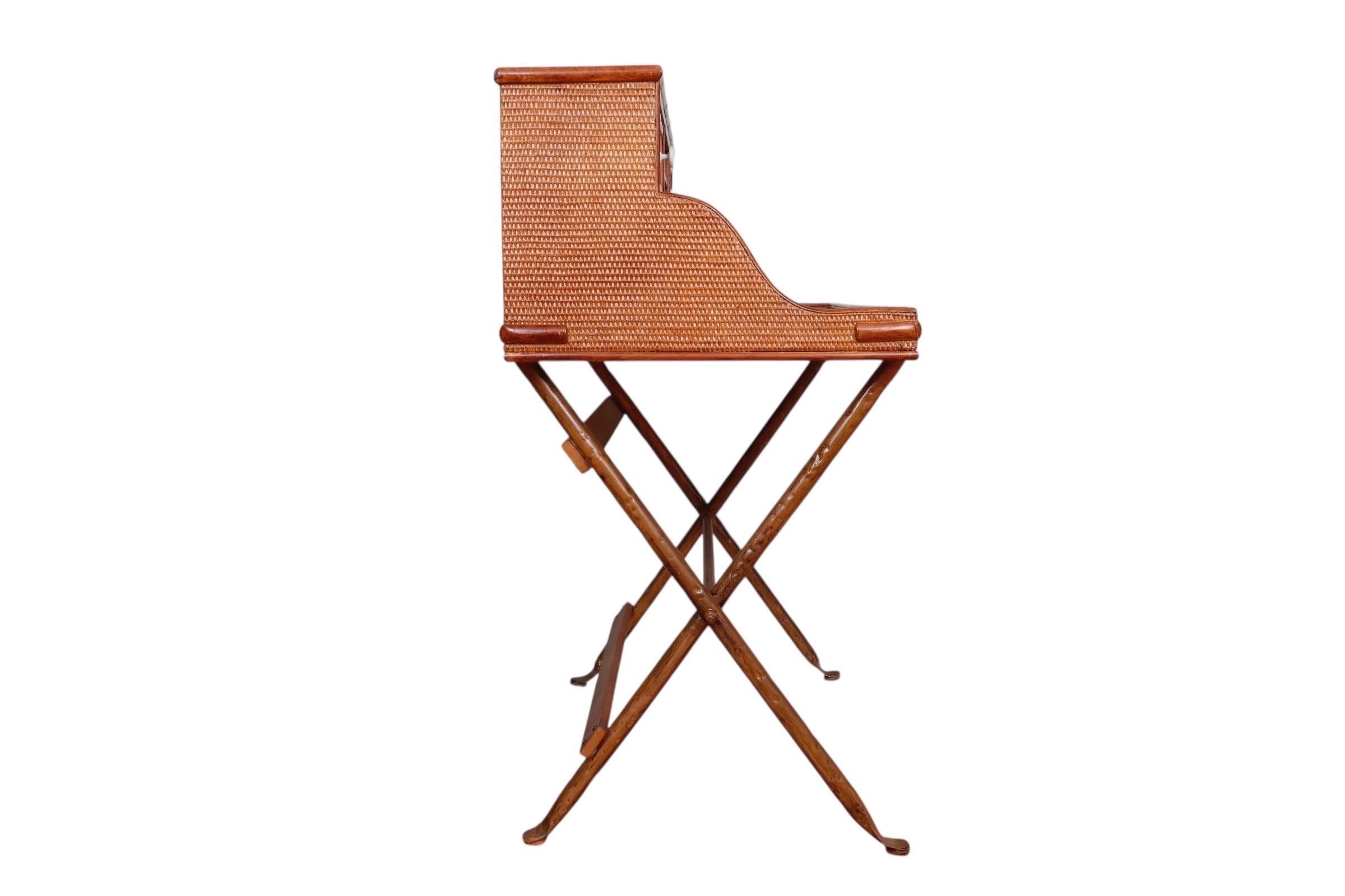 Stile Campaign Scrivania in rattan Campaigner in vendita