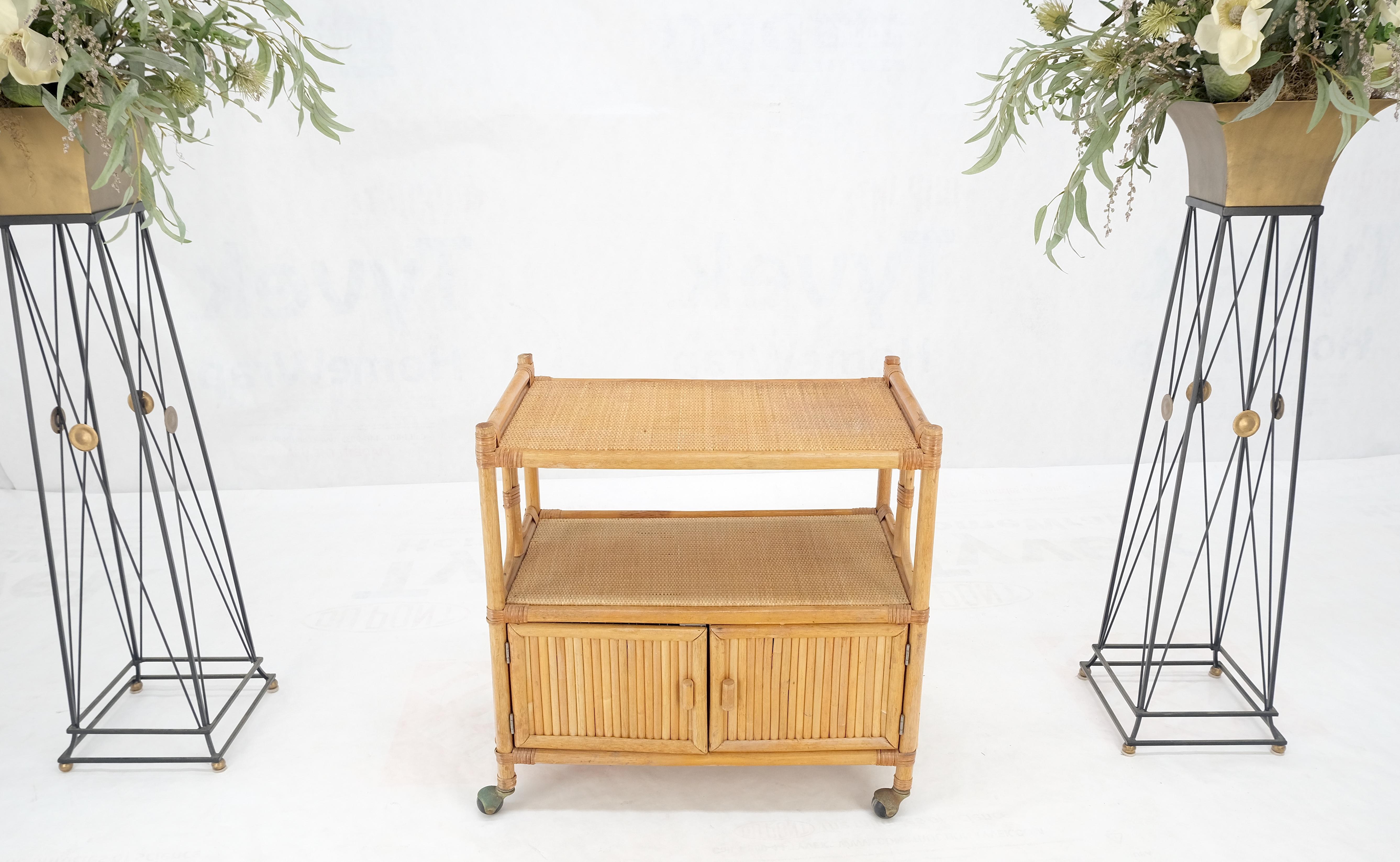 Rattan Cane Bamboo Mid Century Modern Two Doors Compartment Rolling Bar Cart  In Good Condition For Sale In Rockaway, NJ