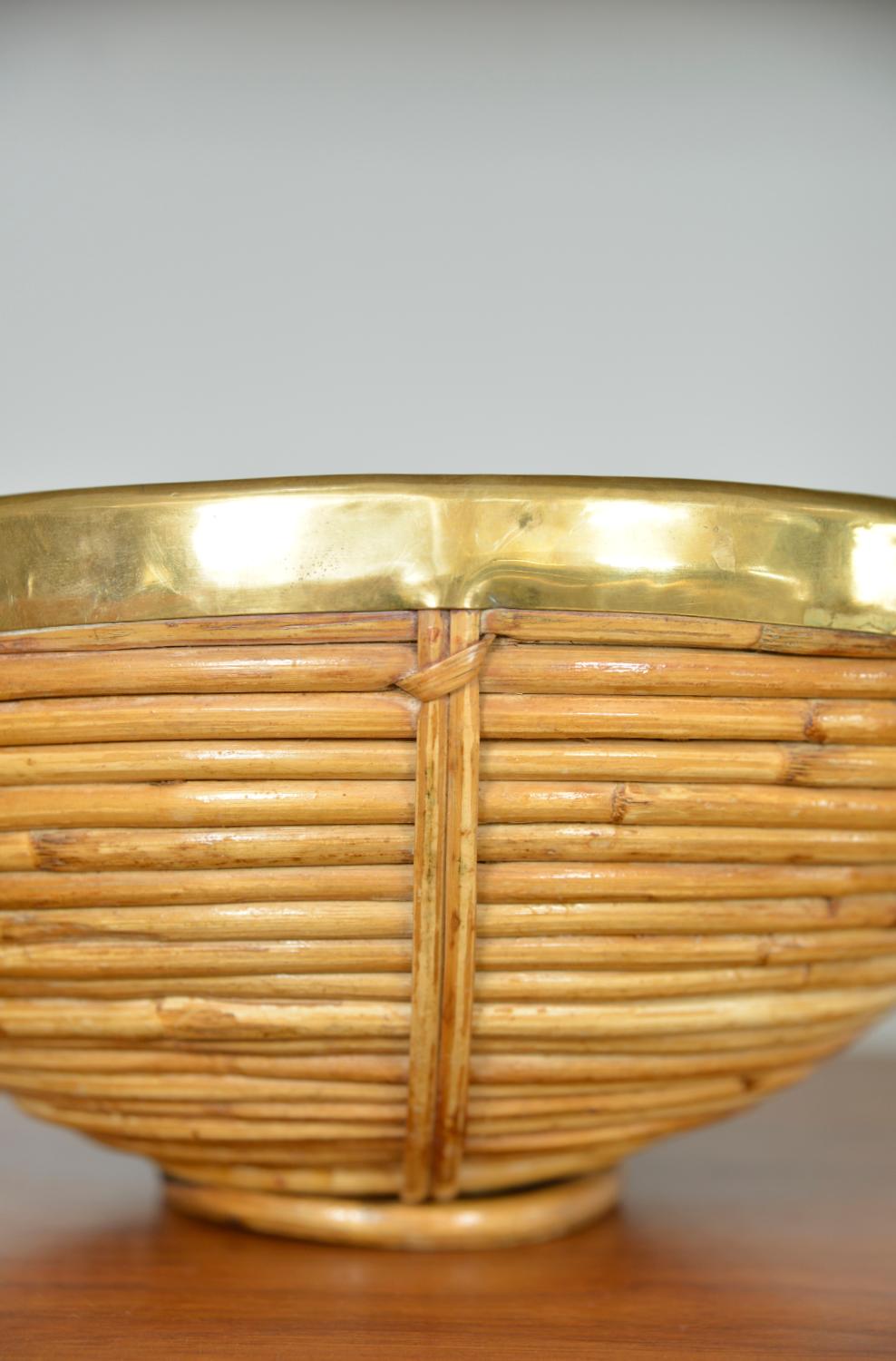 1970s Rattan Cane Brass Basket Centrepiece by Vivai del Sud Italy For Sale 3