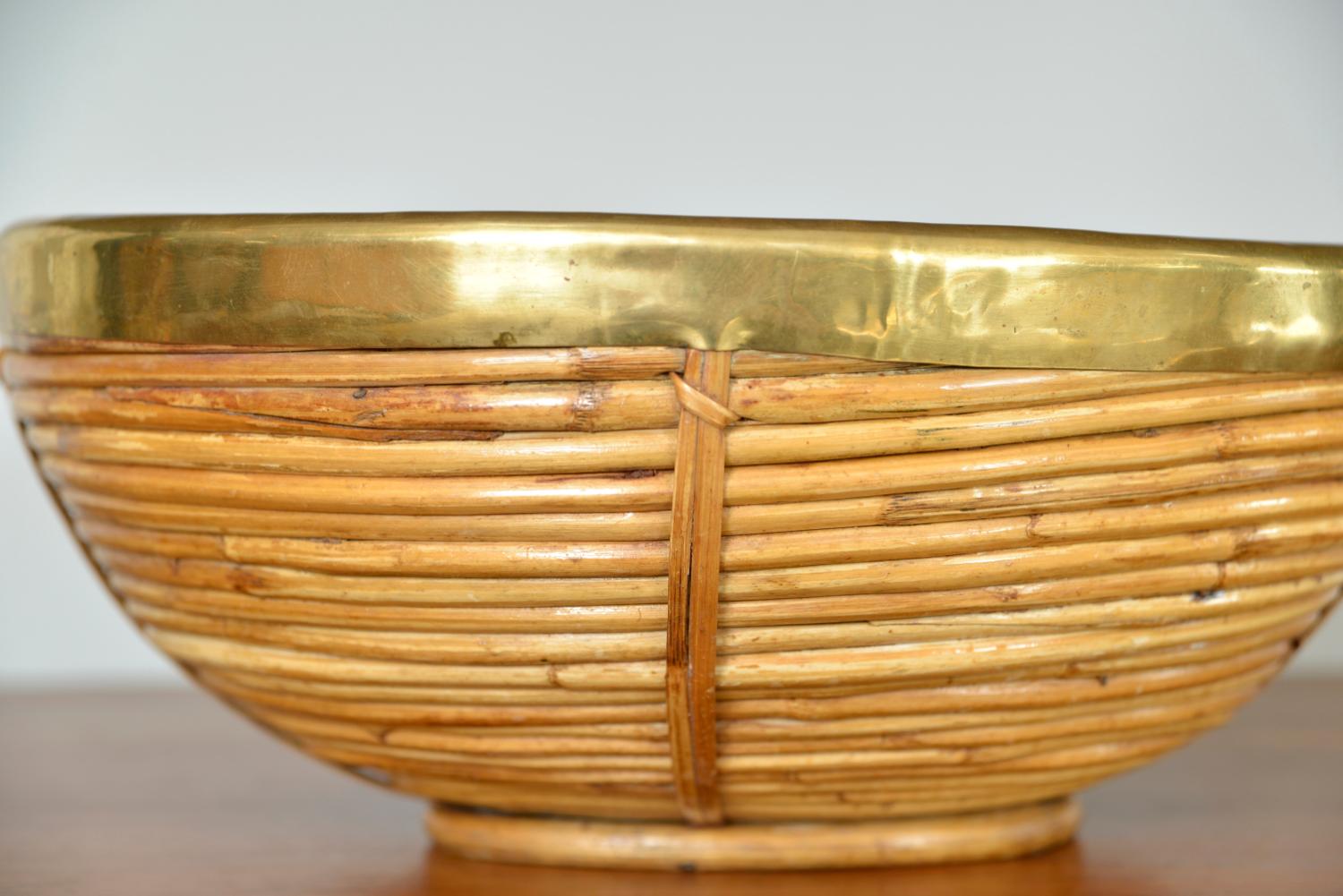 1970s Rattan Cane Brass Basket Centrepiece by Vivai del Sud Italy For Sale 4