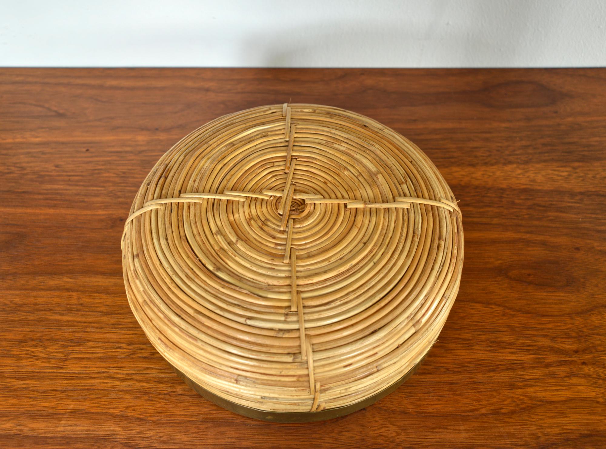 1970s Rattan Cane Brass Bowl Basket Centrepiece by Vivai del Sud Italy For Sale 4