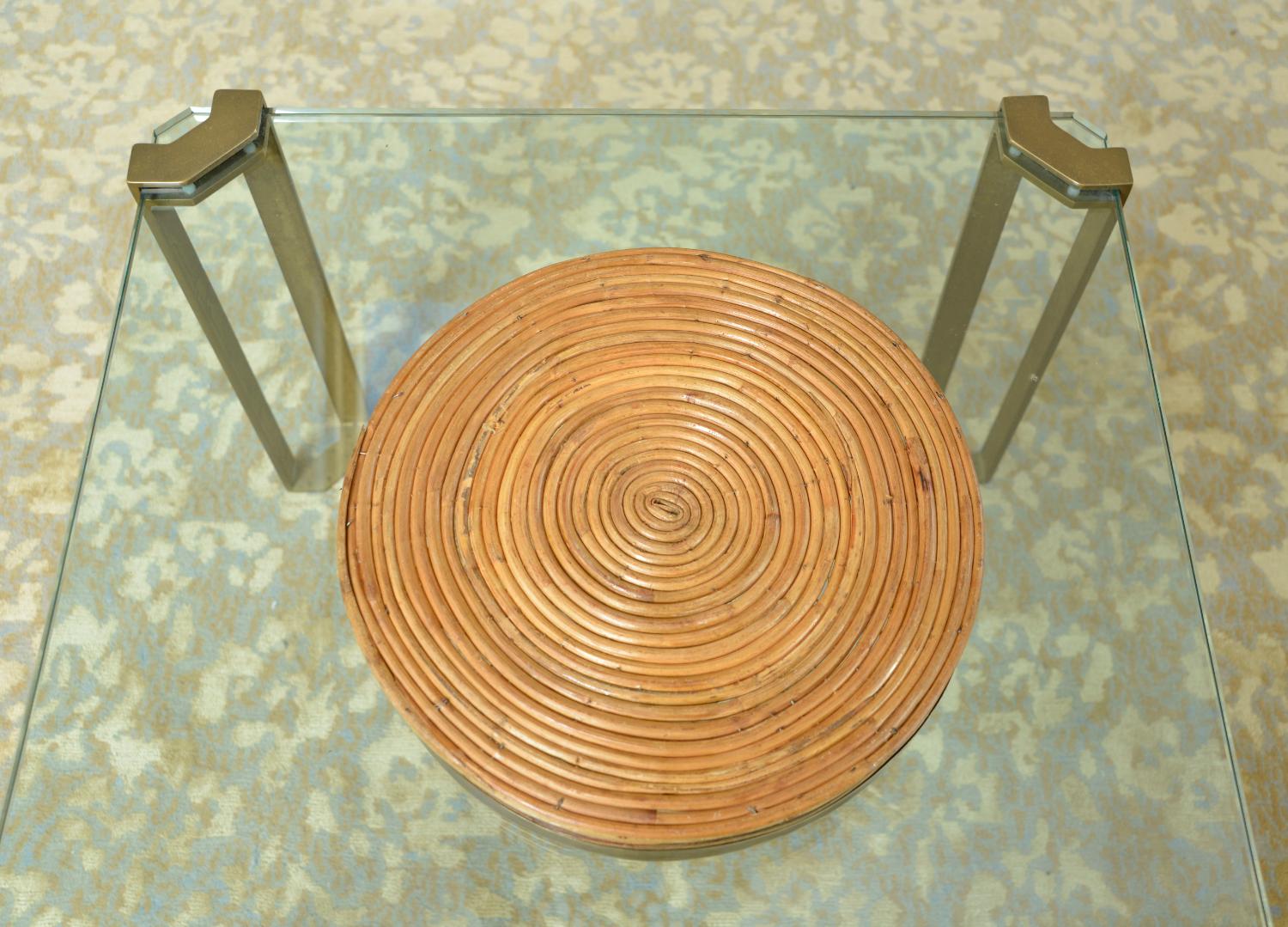 1970s Rattan Cane Brass Tray Basket Centrepiece By Vivai del Sud Italy In Good Condition For Sale In Sherborne, Dorset