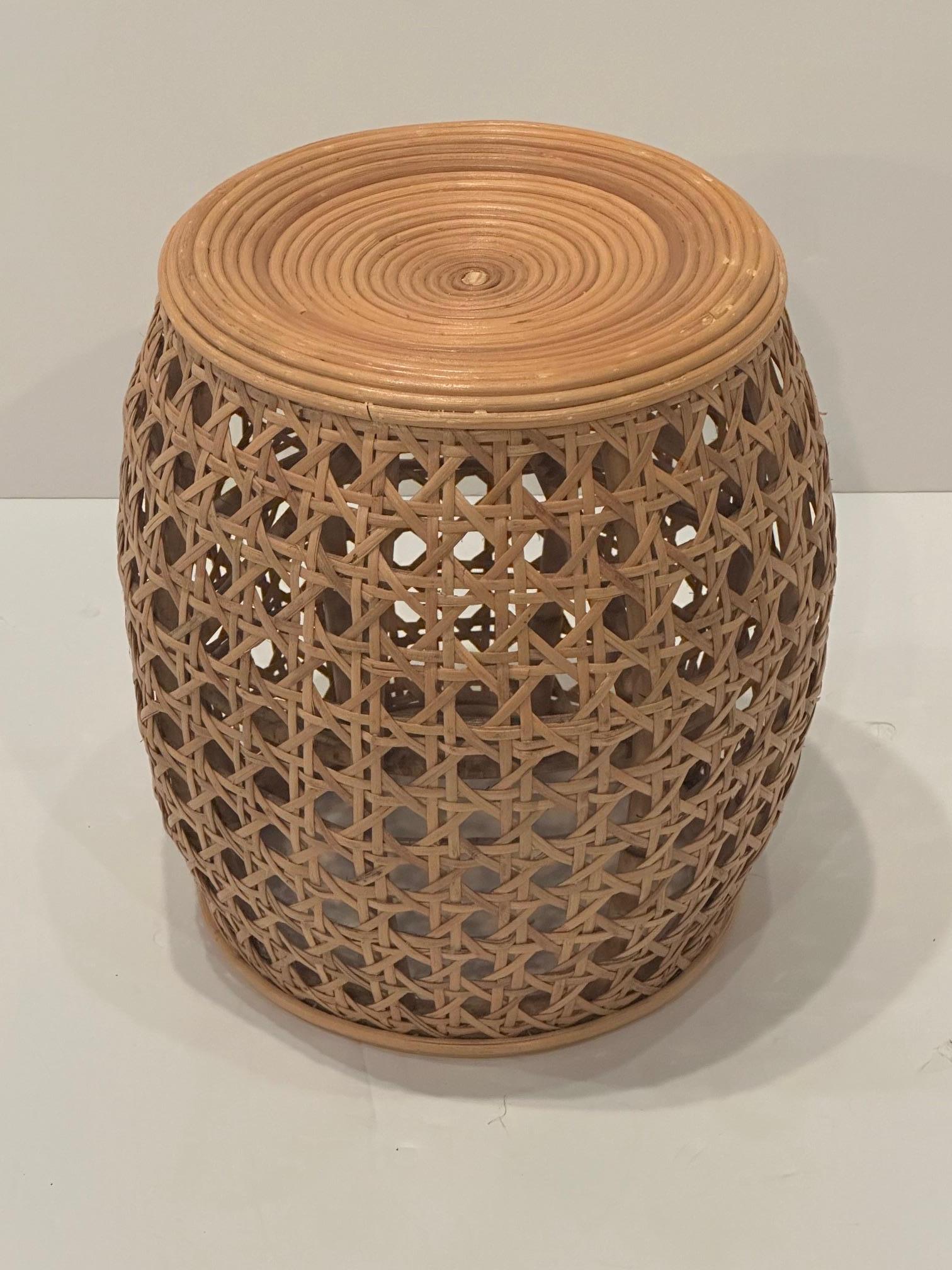 Organico moderno Tavolino da giardino in rattan e canne in vendita
