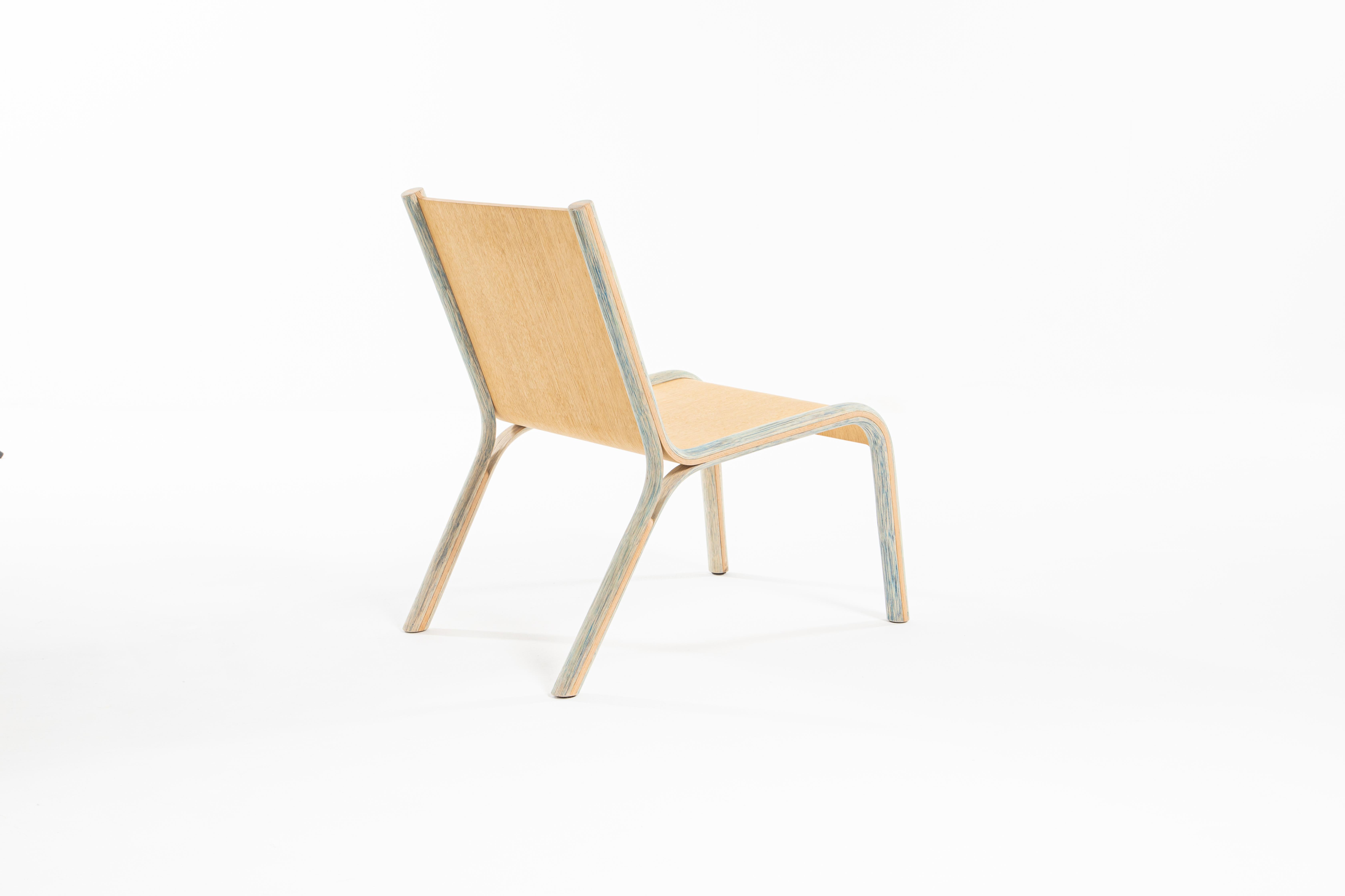 Josian chair, debarked and curved rattan and oak by 13 Desserts.
Limited edition designed by Dylan CASASNOVAS.

Josian is a lounge chair produced in rattan and molded oak plywood.
In his design, the designer took advantage of the flexibility and