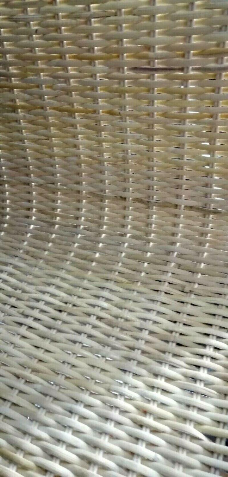 Side chair model mr 10, design by mies van der rohe for knoll, 1960s, rare version in rattan

It measures 92 cm in height, 47 cm in width, 70 cm in depth, 46/48 cm in height of the seat from the ground

Perfect condition, like new

