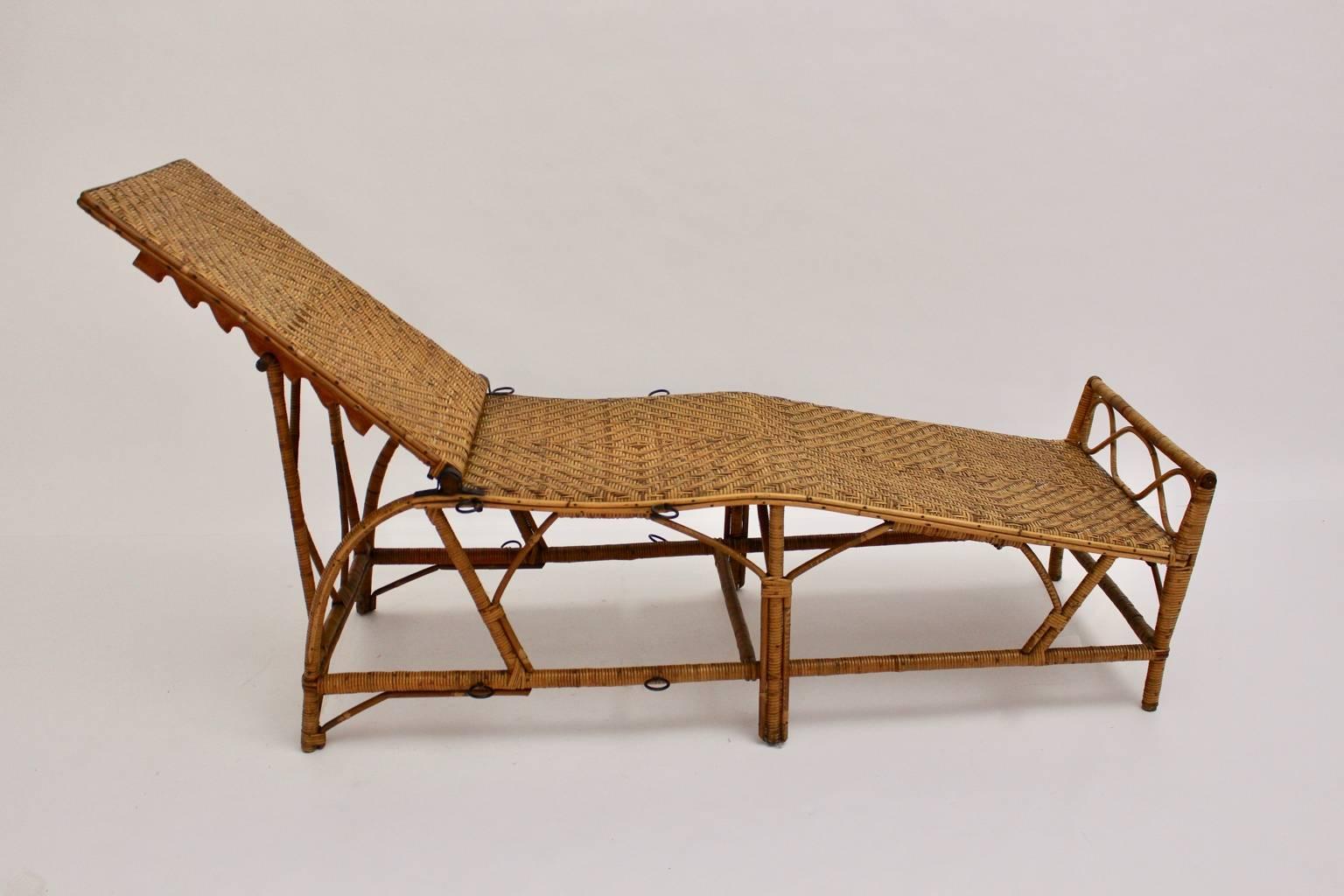 Rattan Art Deco Vintage Chaise Longue by Perret & Vibert Attributed France 1920s For Sale 2