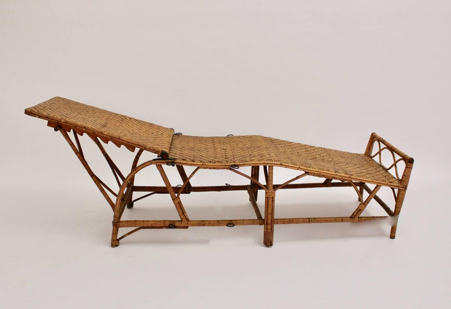 Rattan Art Deco Vintage Chaise Longue by Perret & Vibert Attributed France 1920s For Sale 3