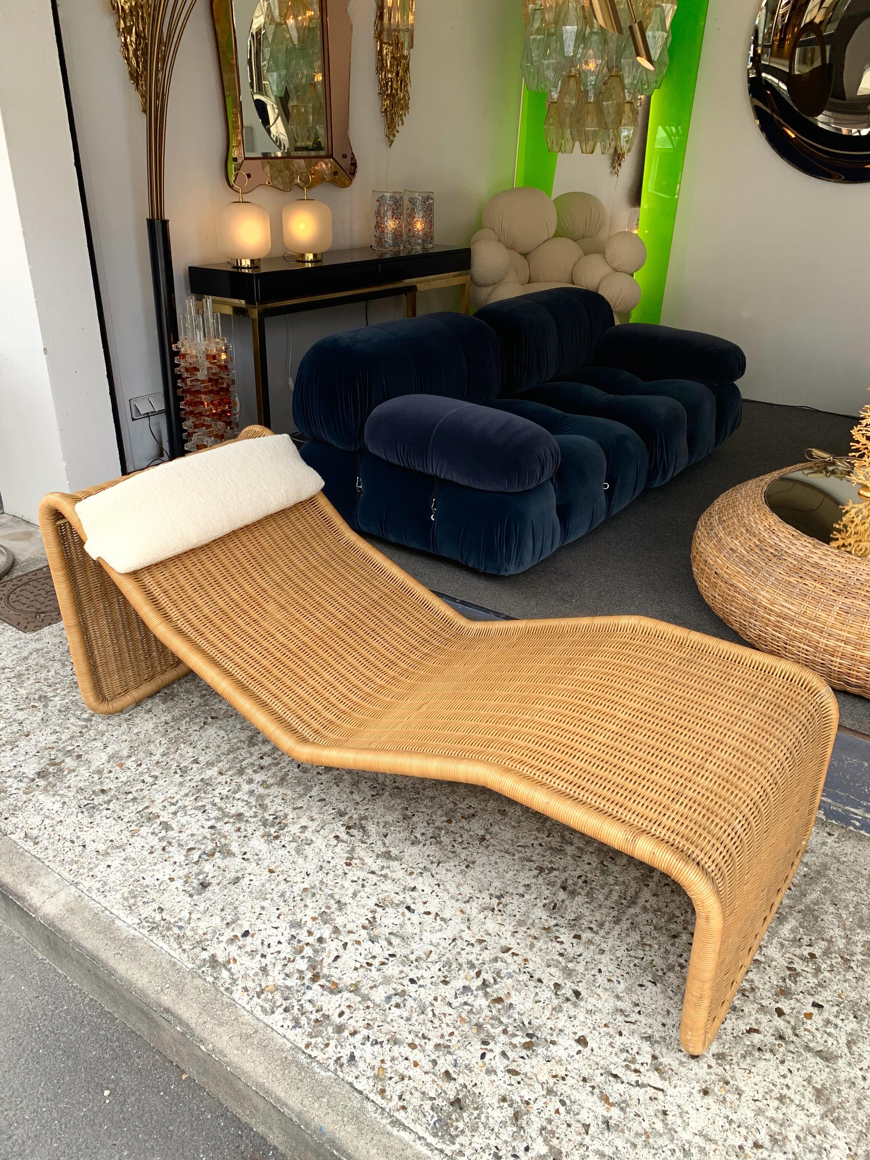 Rattan Chaise Longue Lounger Chair P3 by Tito Agnoli, Italy, 1970s In Good Condition In SAINT-OUEN, FR