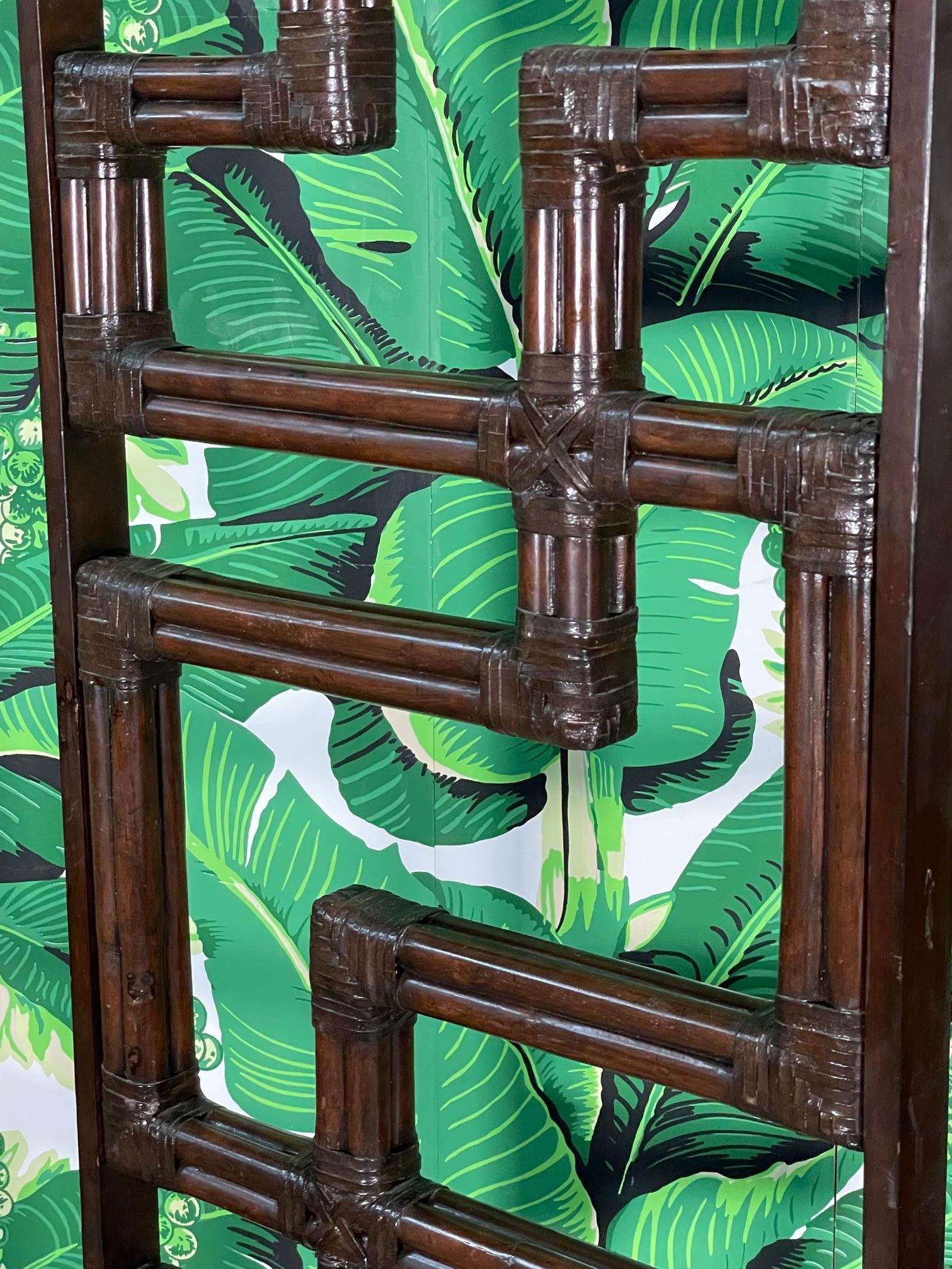 Rattan Chippendale Fretwork 3-Panel Folding Screen In Good Condition For Sale In Jacksonville, FL