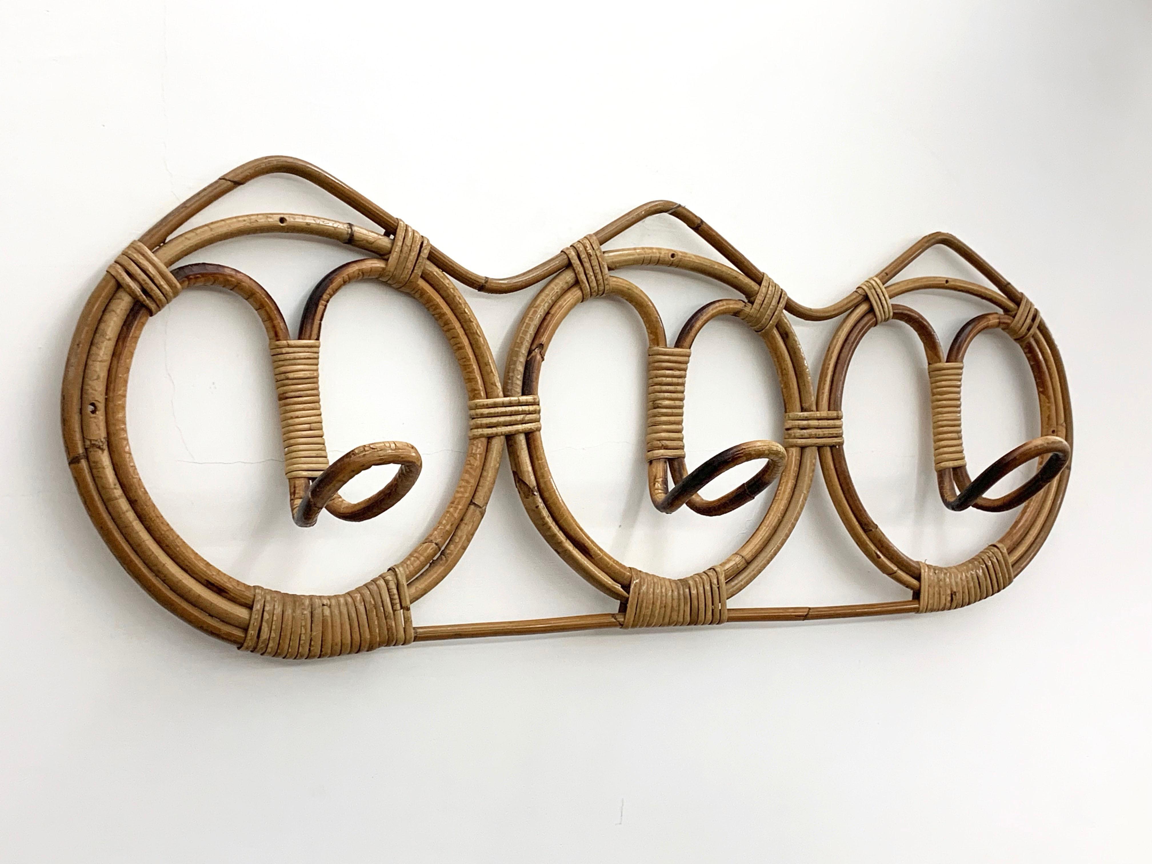 Mid-Century moderno Appendiabiti italiano di metà secolo in rattan e bambù, anni '60 in vendita