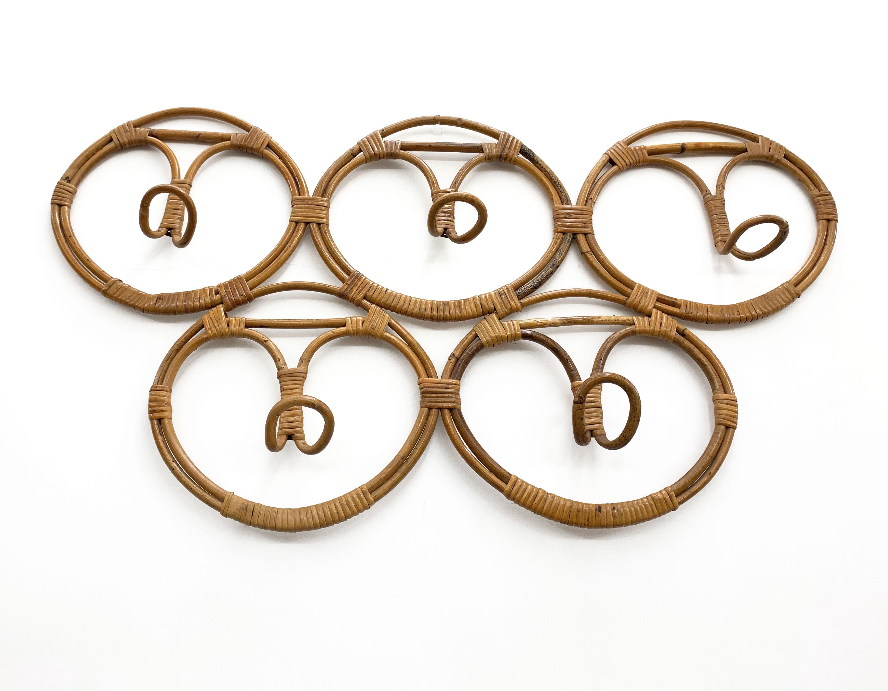 Midcentury French Riviera Rattan and Bamboo Italian Coat Hook, 1960s In Fair Condition In Roma, IT