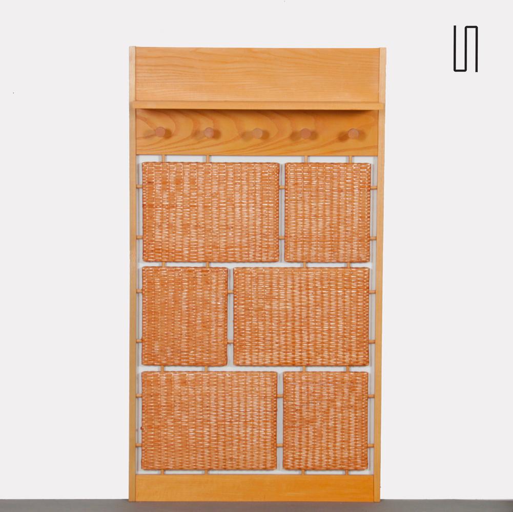 This rattan coat rack is edited by Uluv in the Czech Republic in the 1960s. This piece of furniture is in good vintage condition. 