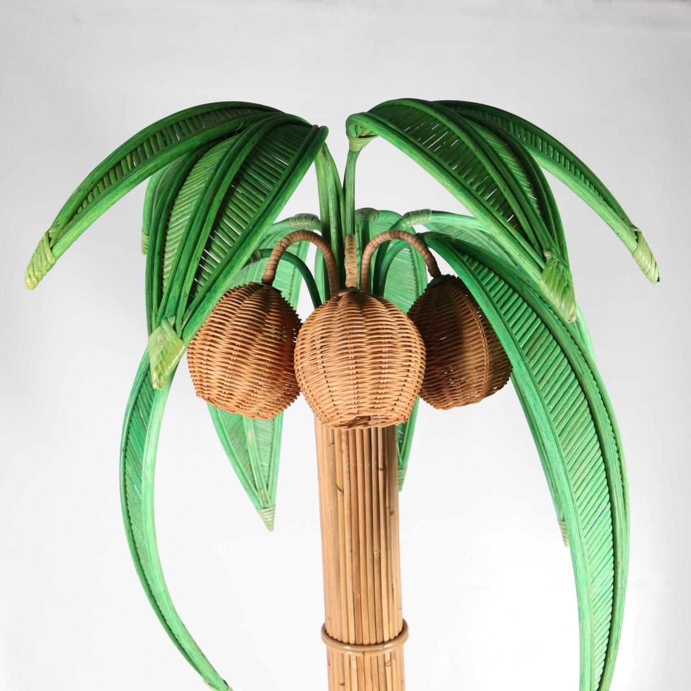 Rattan « coconut tree/palm tree » floor lamp In Excellent Condition For Sale In Isle Sur Sorgue, FR
