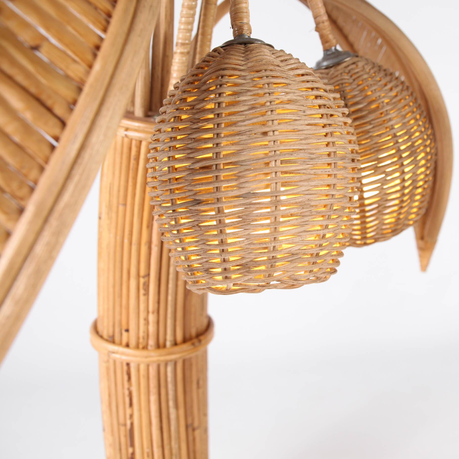 20ième siècle Lampe de table en rotin, arbre de noix de coco / palmier en vente