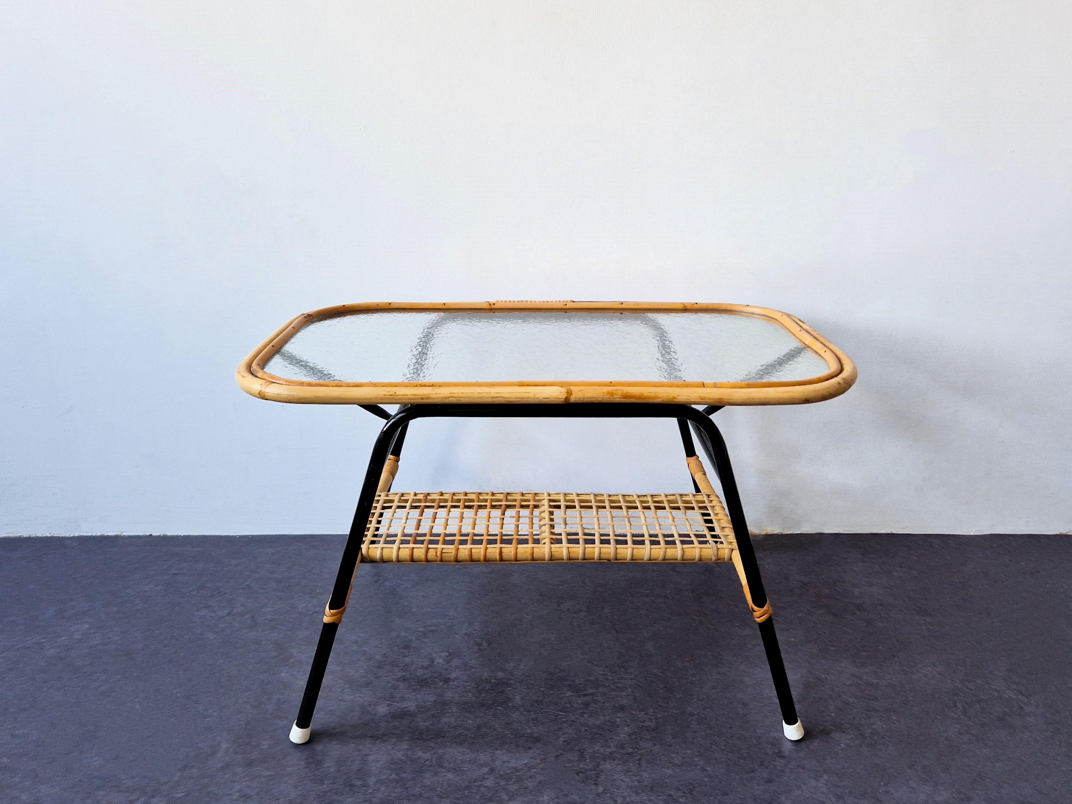 Mid-Century Modern Rattan coffee table for Rohé Noordwolde, 1950's For Sale