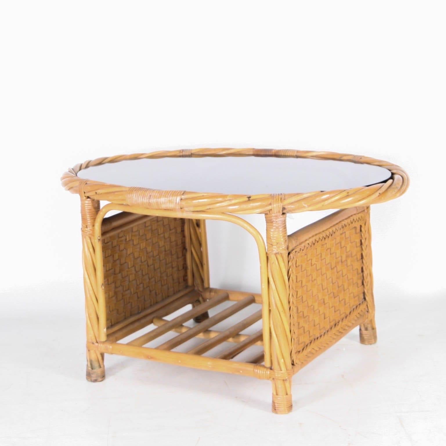 Table basse en rotin en vente 2