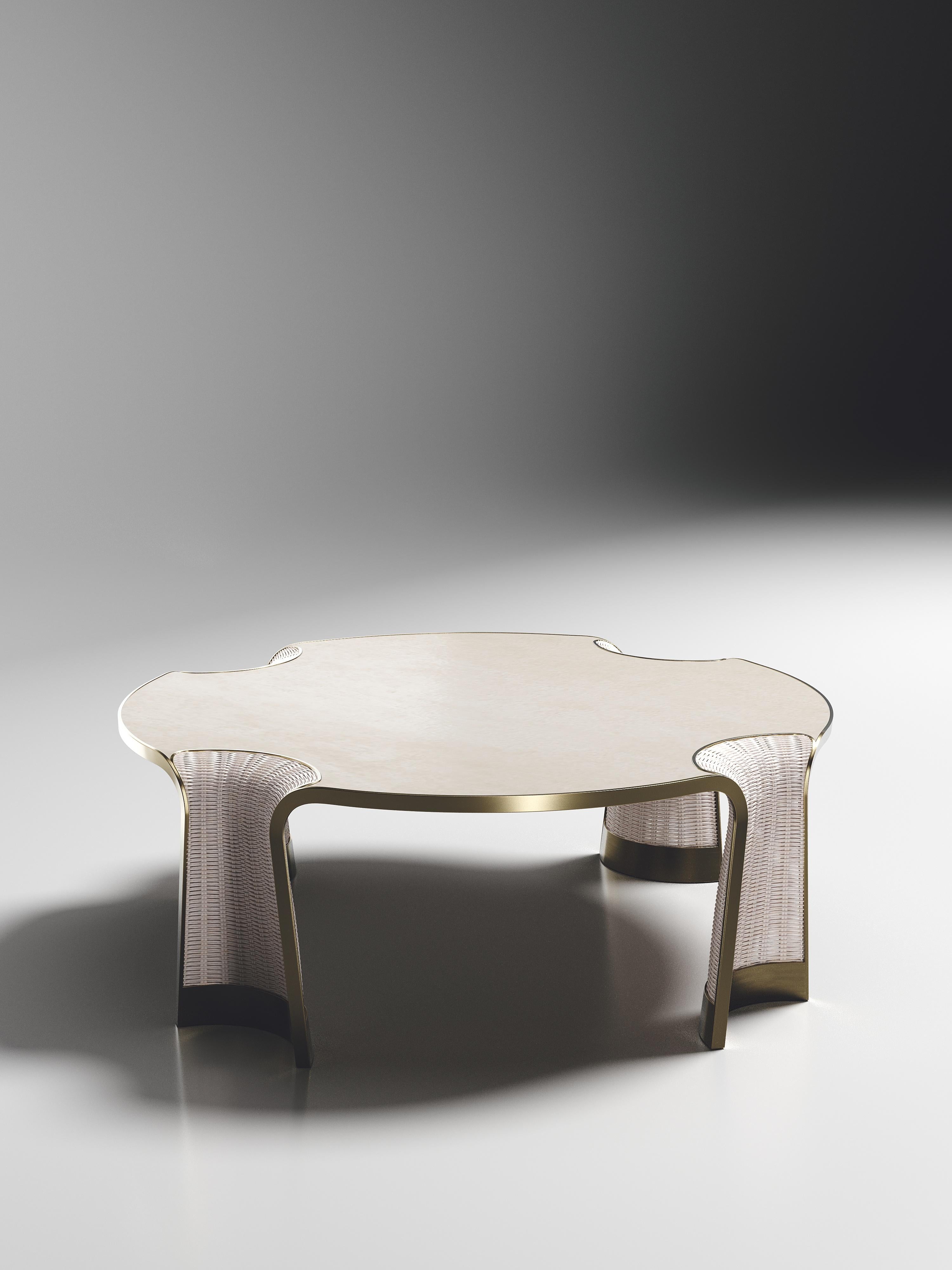 Table basse en rotin avec incrustation de parchemin et de laiton patiné par R&Y Augousti Neuf - En vente à New York, NY