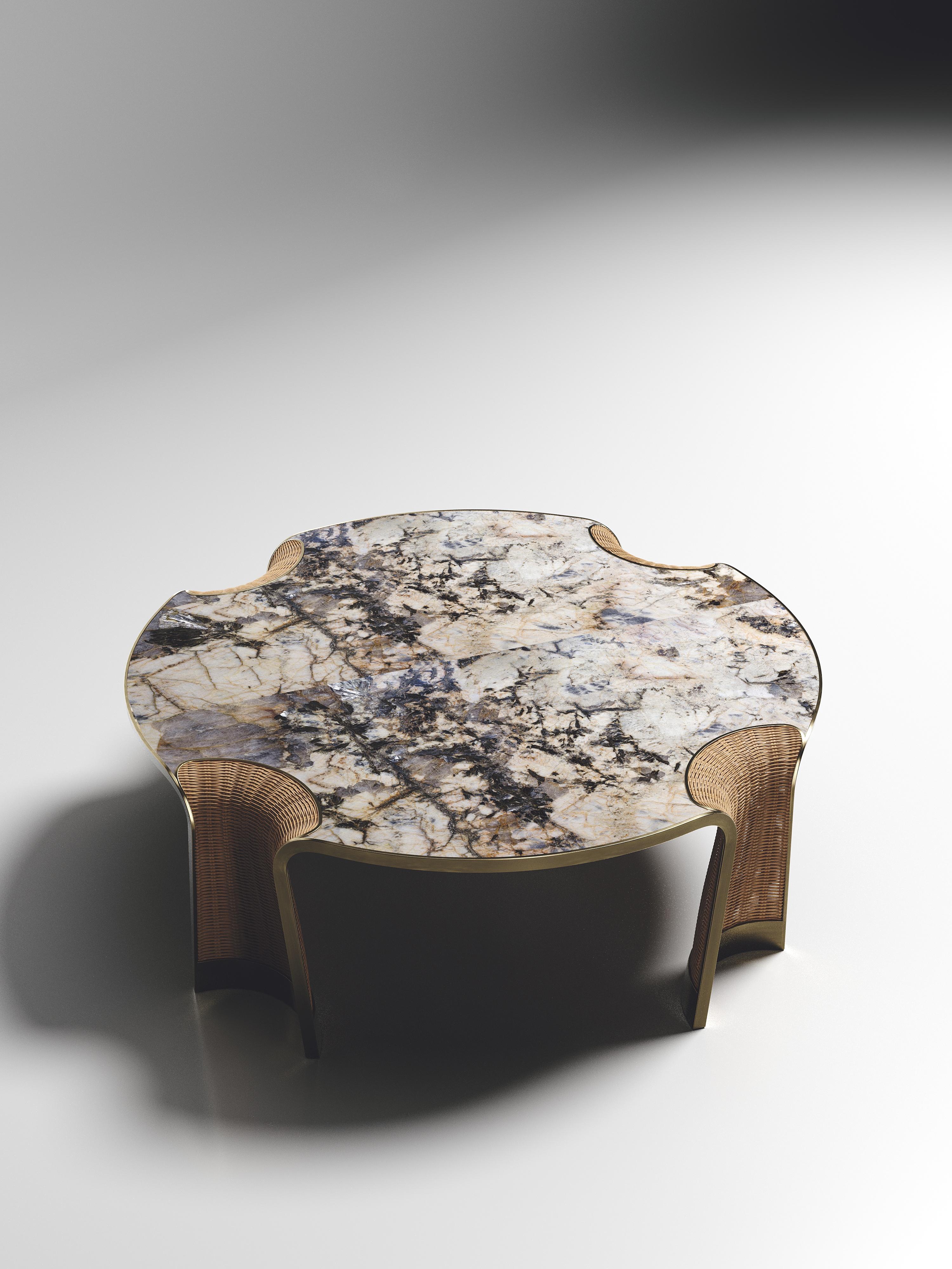 Table basse en rotin avec incrustation en laiton Patagonia et bronze-Patina de R&Y Augousti Neuf - En vente à New York, NY