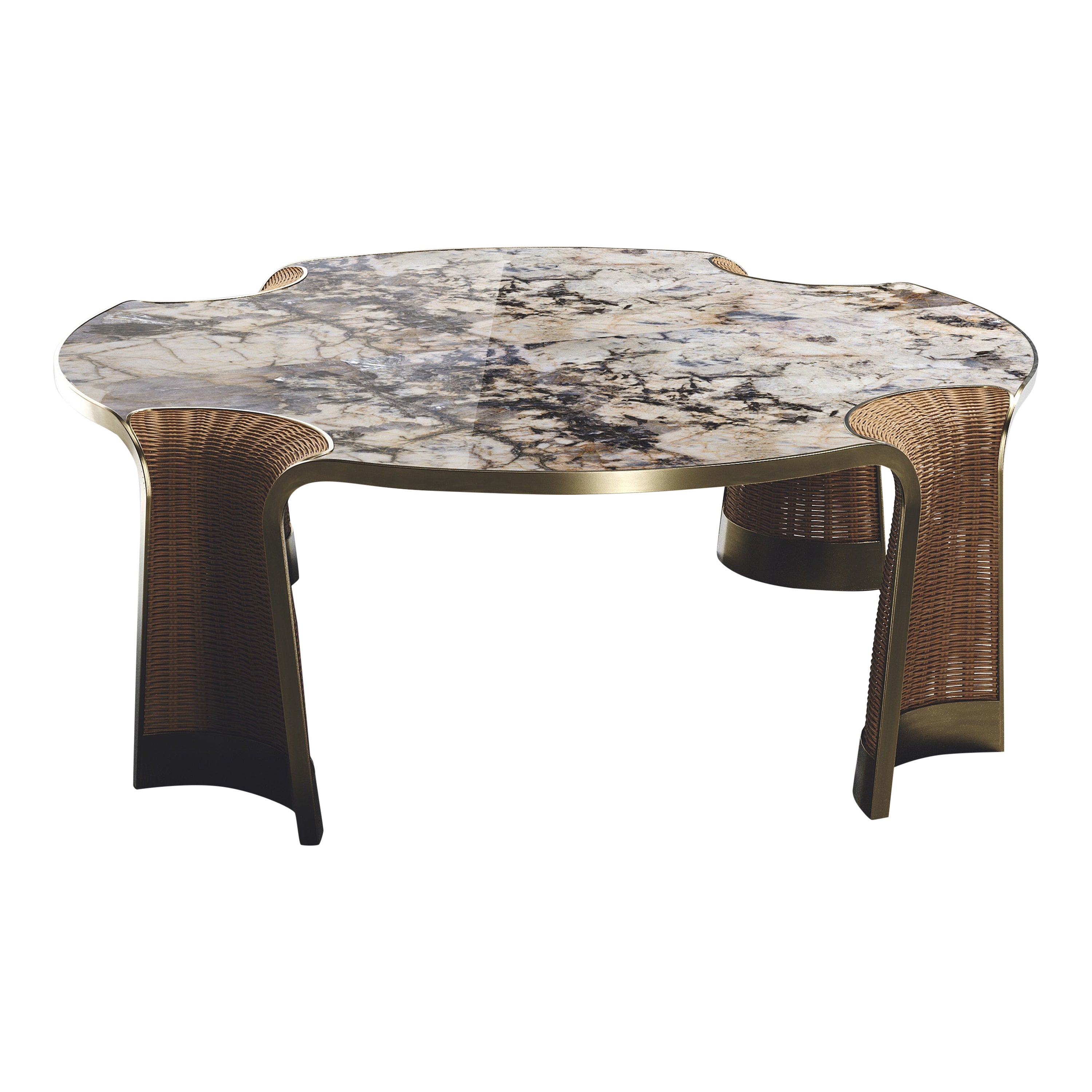 Mesa baja de ratán con incrustaciones de Patagonia y latón Bronce-Patina by R & Y Augousti