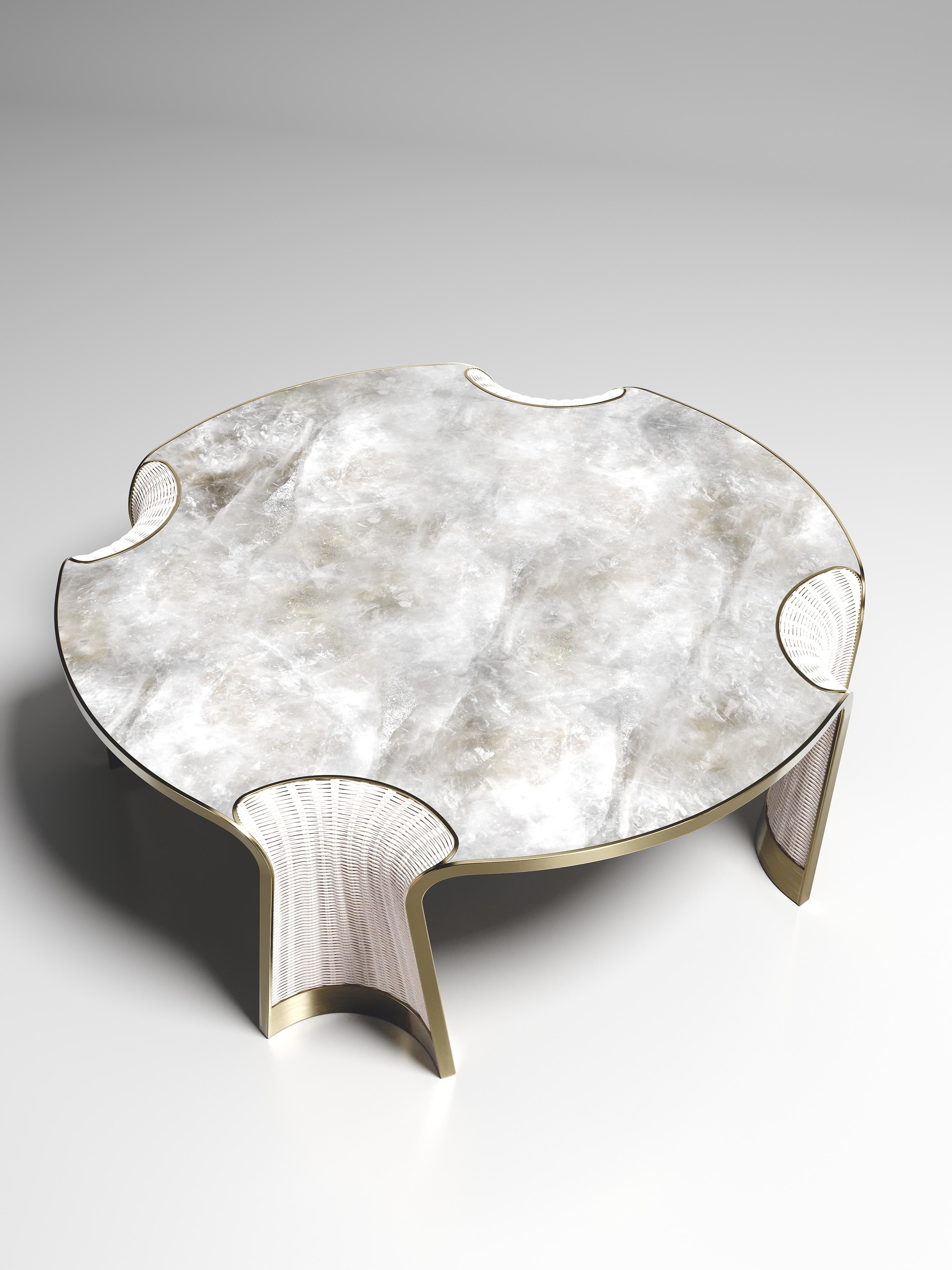 XXIe siècle et contemporain Table basse en rotin avec incrustation de quartz et de bronze-patina par R&Y Augousti en vente